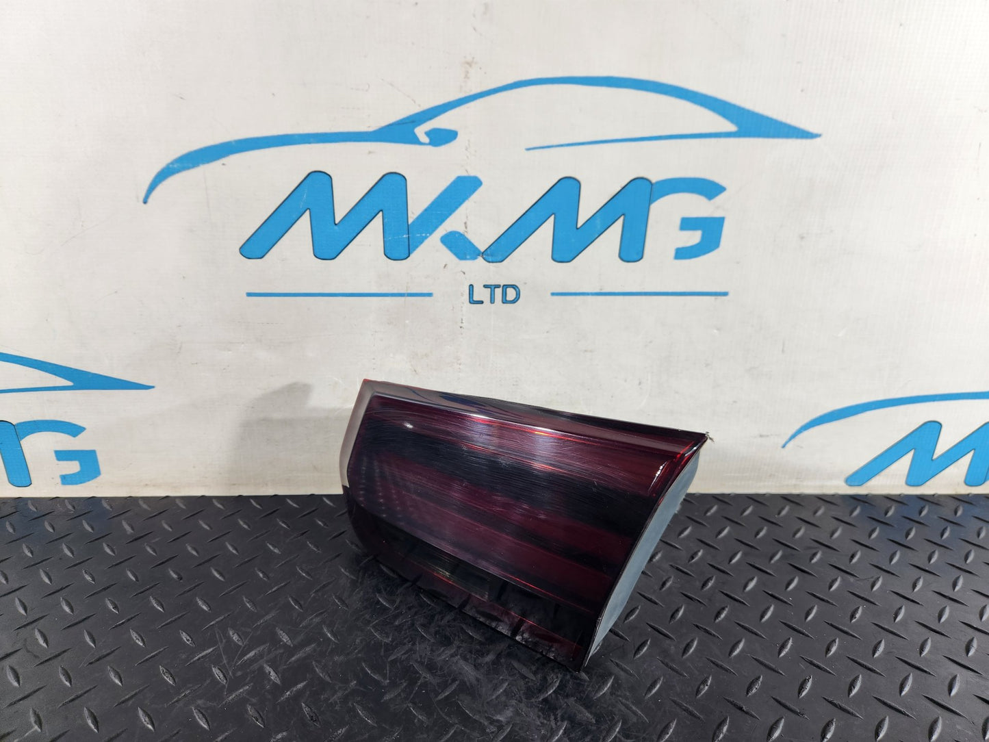 BMW 118i F40 Hatchback Genuine Right Side Rear Inner Tail Light H8736912005