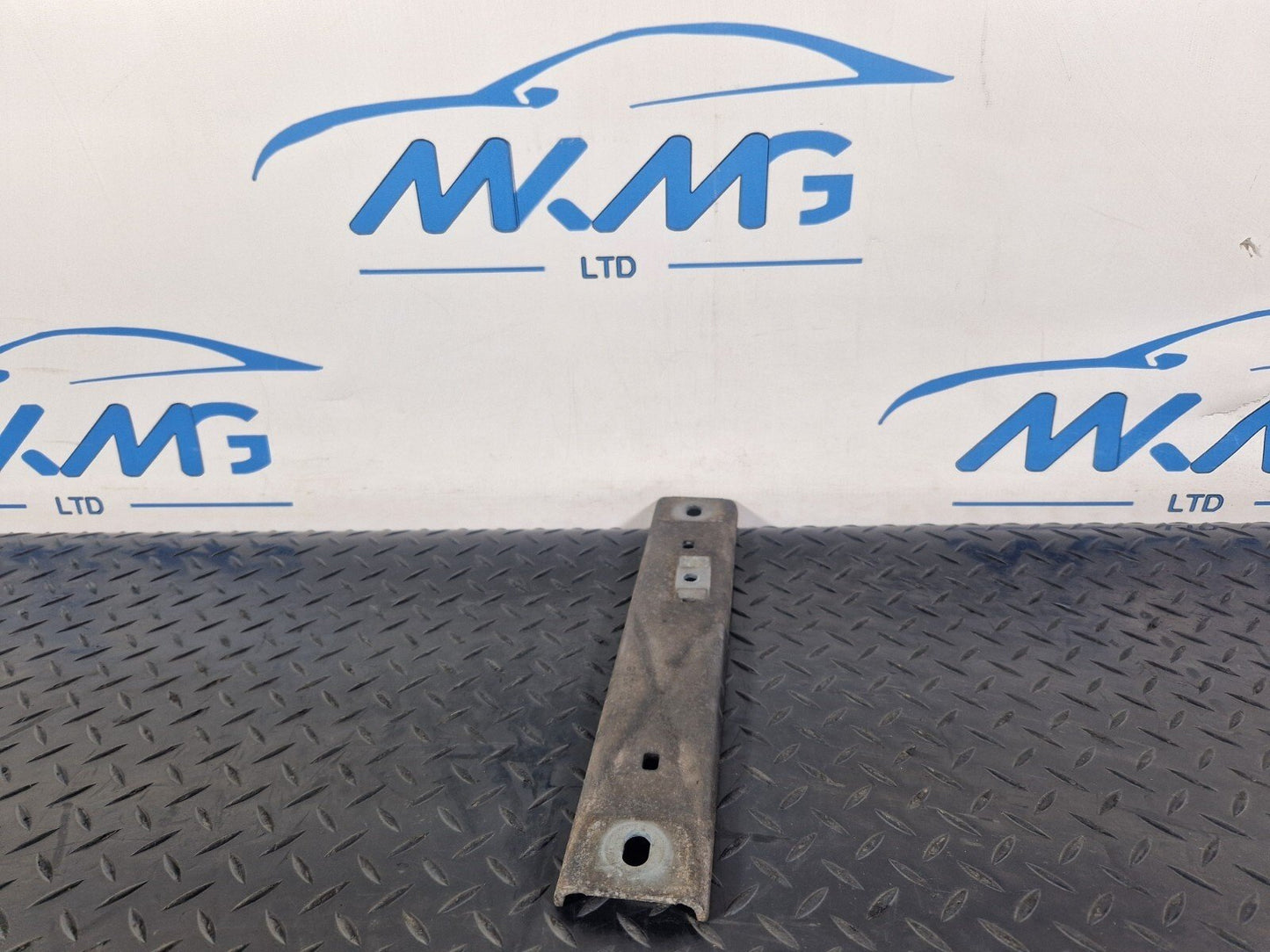 18-ON MERCEDES BENZ A CLASS W177 EXHAUST HOLDER BRACKET A2474921400