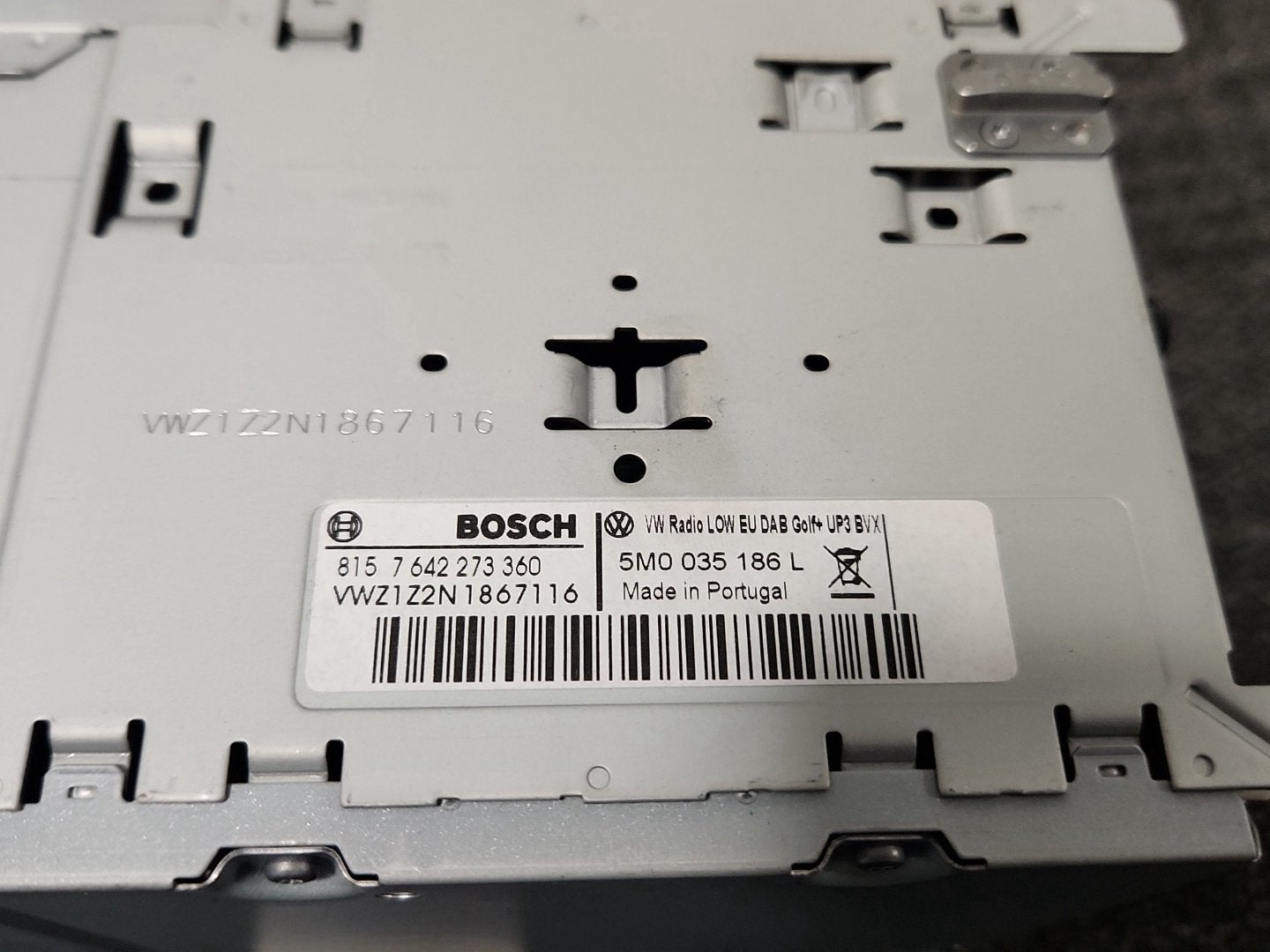 Volkswagen Polo 6R - MK5 Genuine Radio Stereo CD Player Head Unit 5M0035186L