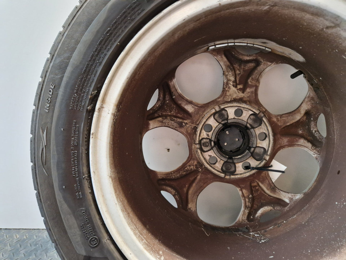 Ford C-Max MK2 (C344) 16" Alloy Wheel with Tyre 215/55/16 ~5mm