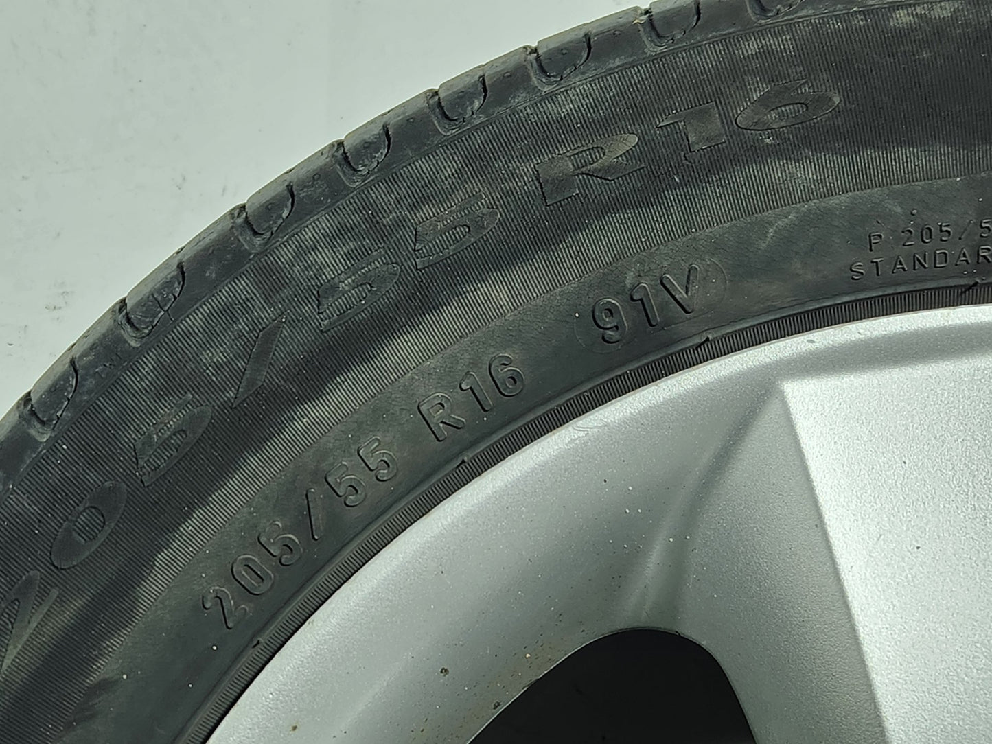 Honda FR-V MK1 (BE57) Genuine 16" Alloy Wheel with Tyre 205/55/16