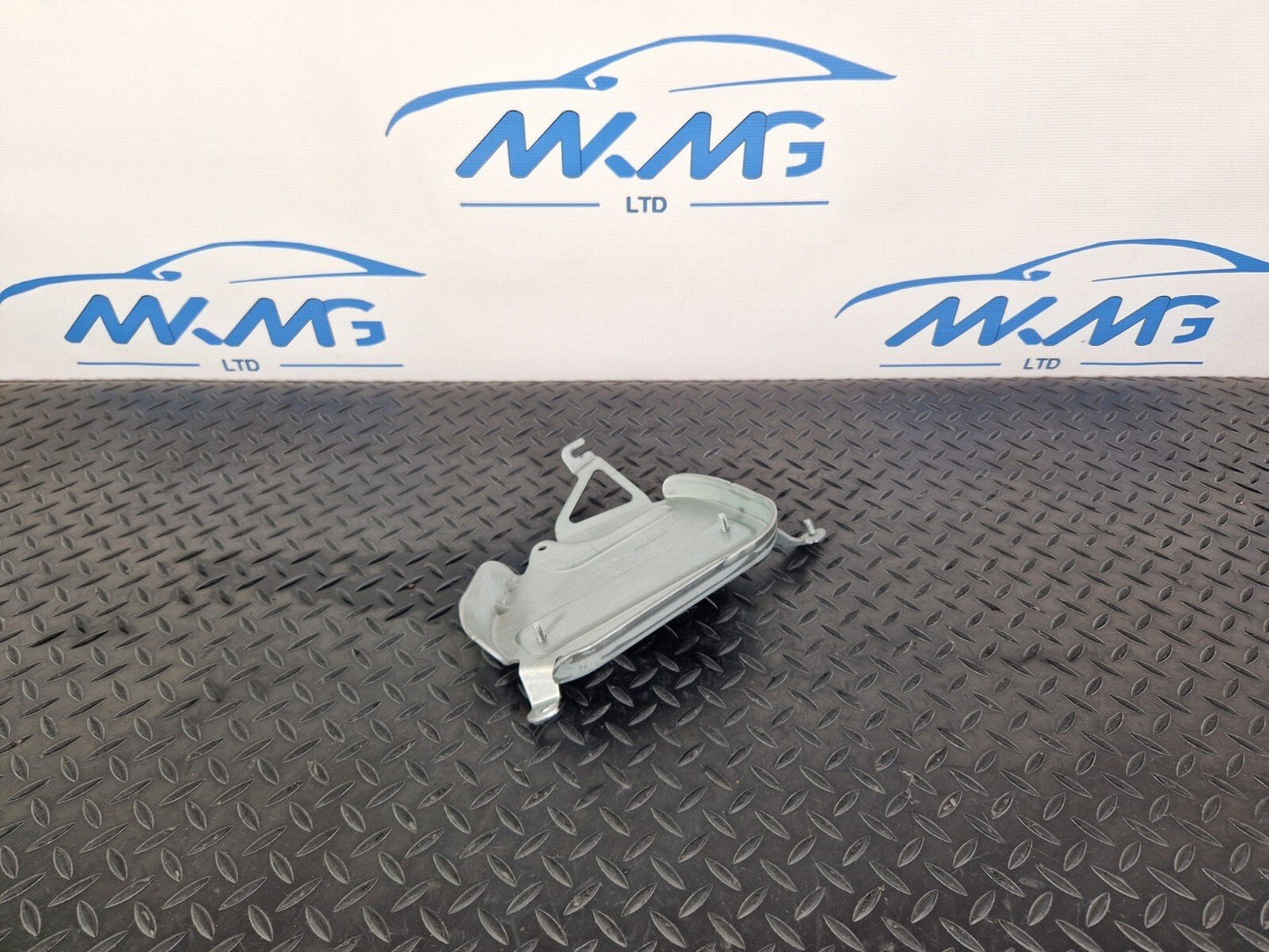 14-20 MERCEDES BENZ GLA 200 X156 CONTROL UNIT HOLDER BRACKET A1565450200