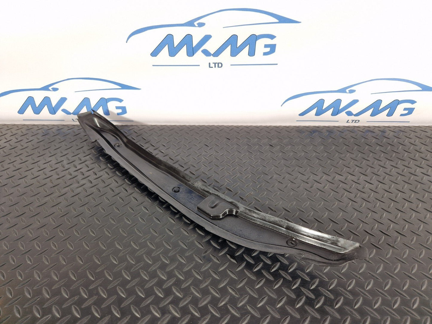 19-ON MERCEDES BENZ B CLASS W247 OEM FRONT RIGHT FENDER GAP COVER A2478890500
