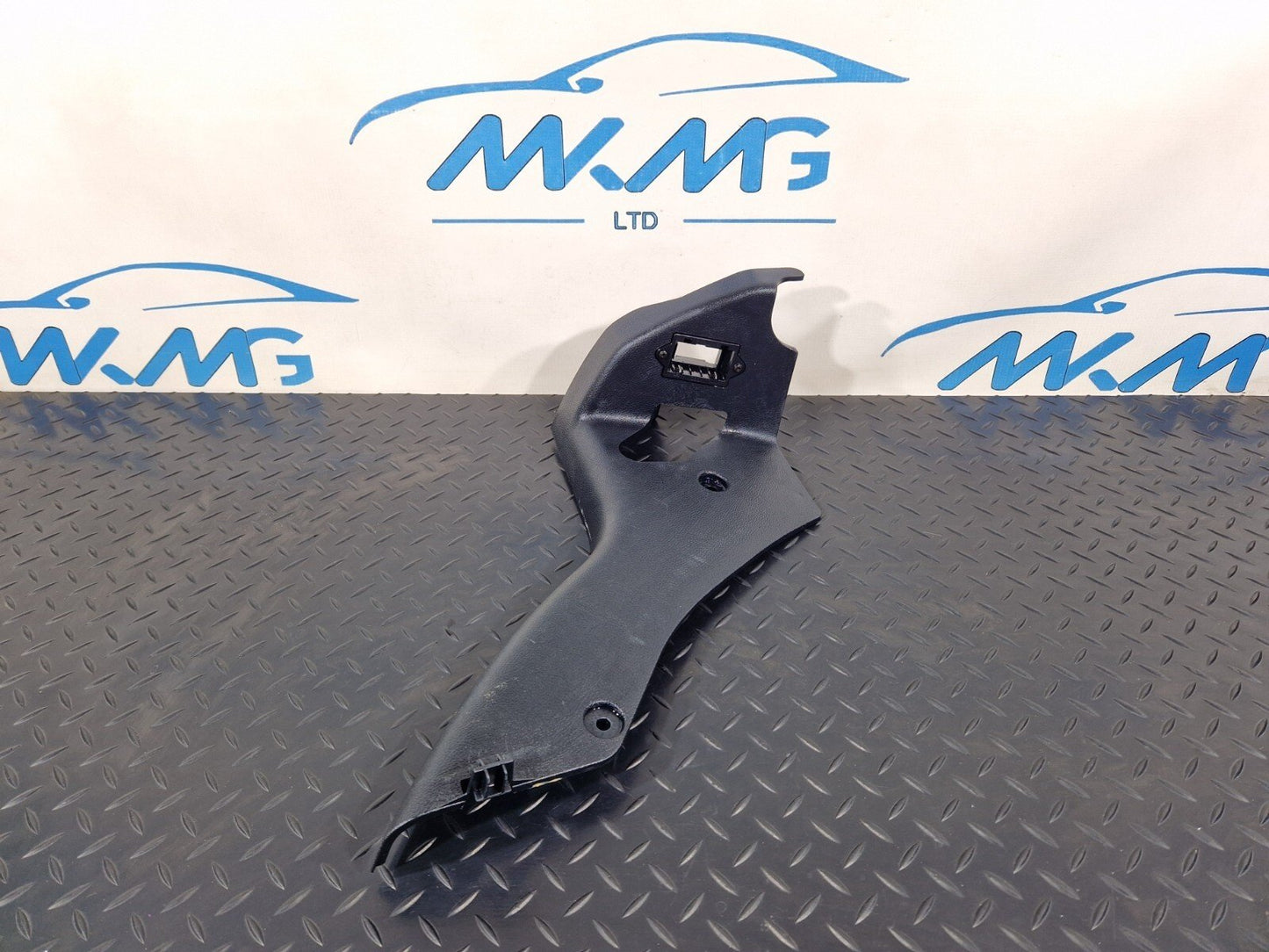 18-ON MERCEDES SPRINTER W907 W910 LEFT DOOR SILL TRIM MOLDING FRONT A9106880000