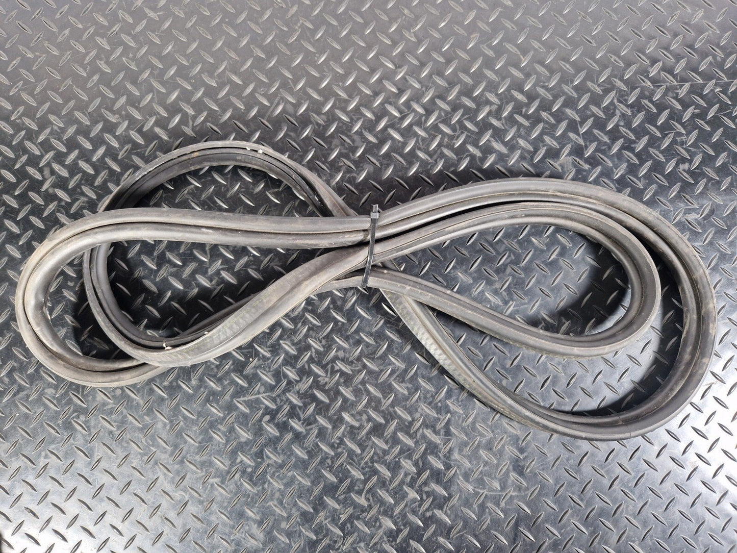 BMW 2 SERIES GRAN COUPE F44 GASKET SEAL RUBBER TAILGATE BOOT LID TRUNK 7292144