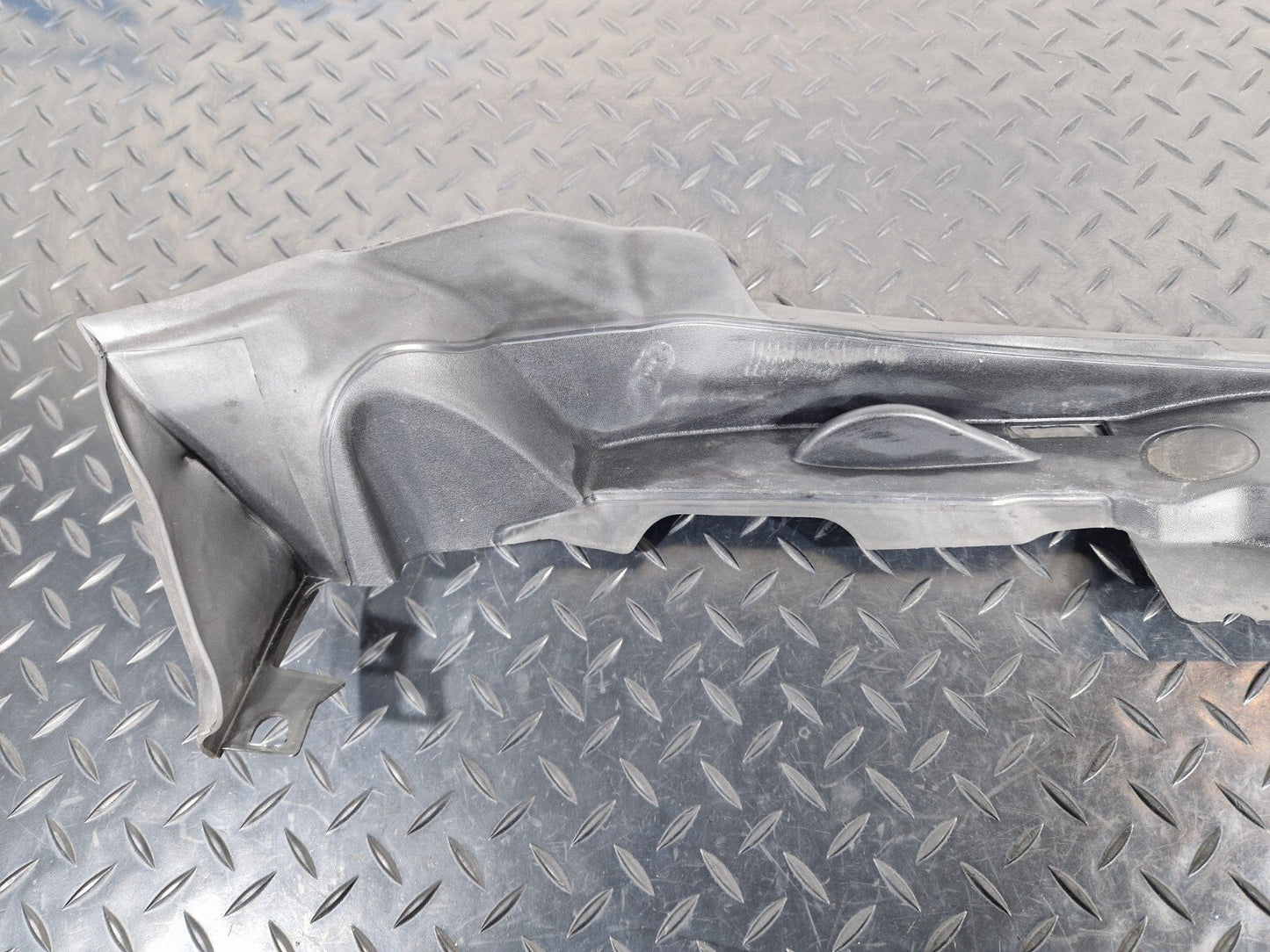 16-23 AUDI A5 F5 S-LINE FRONT RIGHT WING FENDER SEAL TRIM 8W6821170C