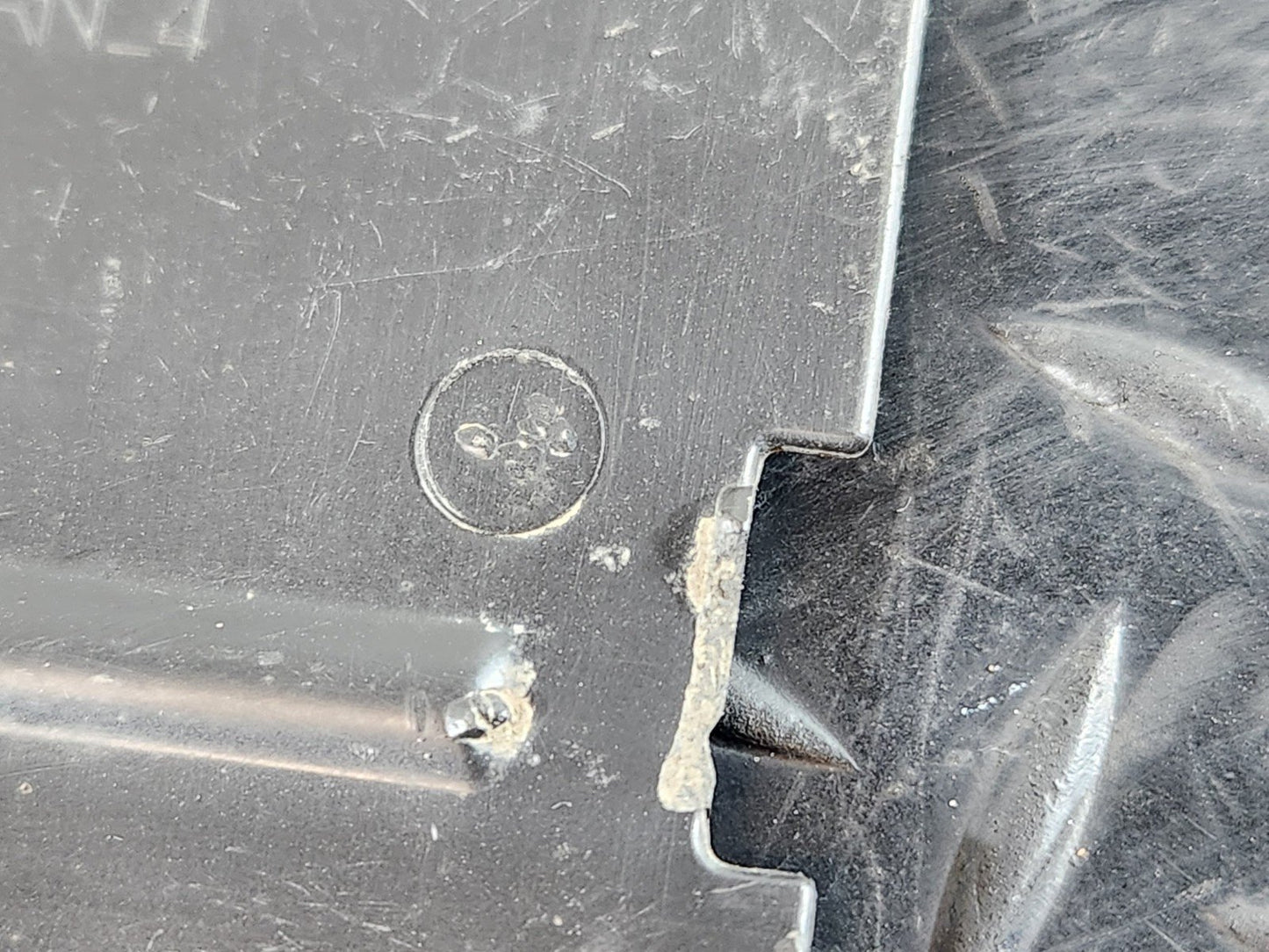 10-15 AUDI Q7 4L GENUINE LEFT UNDERBODY SHIELD COVER 7L8825271
