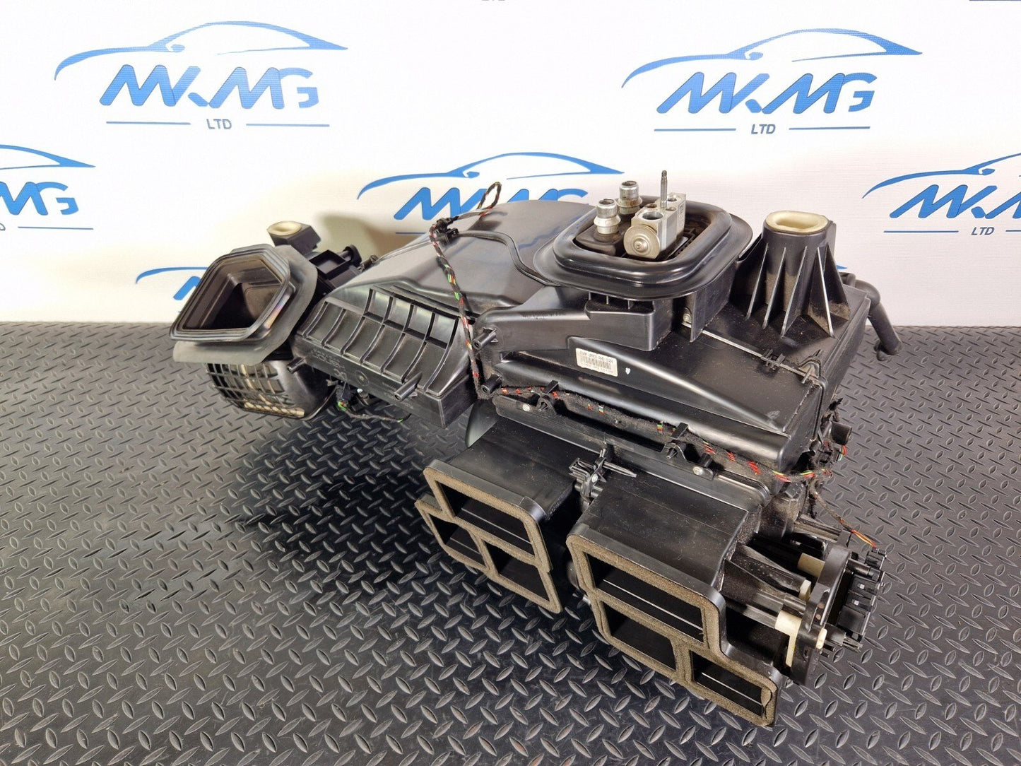 18-ON MERCEDES BENZ A CLASS W177 GENUINE HEATER MATRIX BOX A2478300600