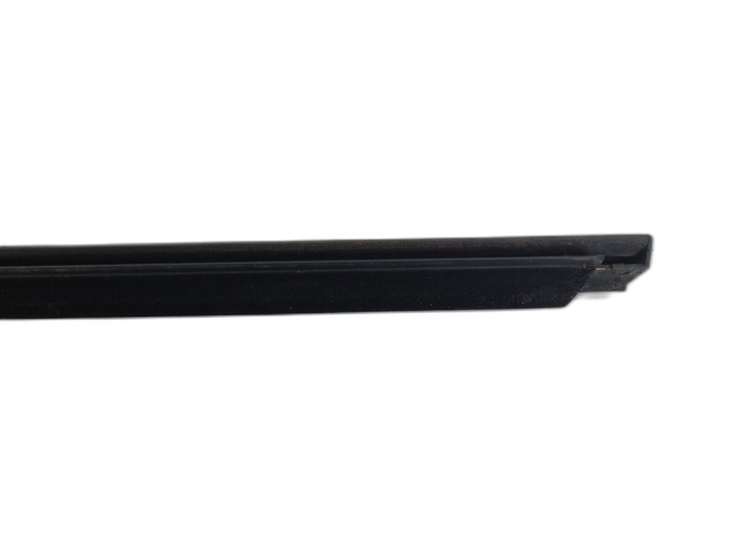 BMW F46 GRAN TOURER REAR LEFT N/S DOOR TRIM WEATHER STRIP HIGH GLOSS 8498425