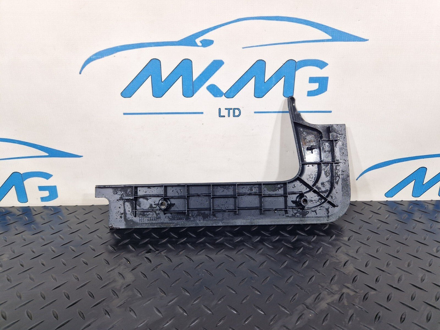18ON MERCEDES BENZ SPRINTER W907 W910 FRONT RIGHT DOOR ENTRANCE TRIM A9106863400