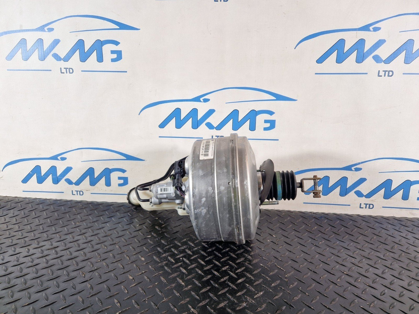 19-ON MERCEDES BENZ B CLASS W247 BRAKE SERVO & MASTER CYLINDER OEM A2474300100