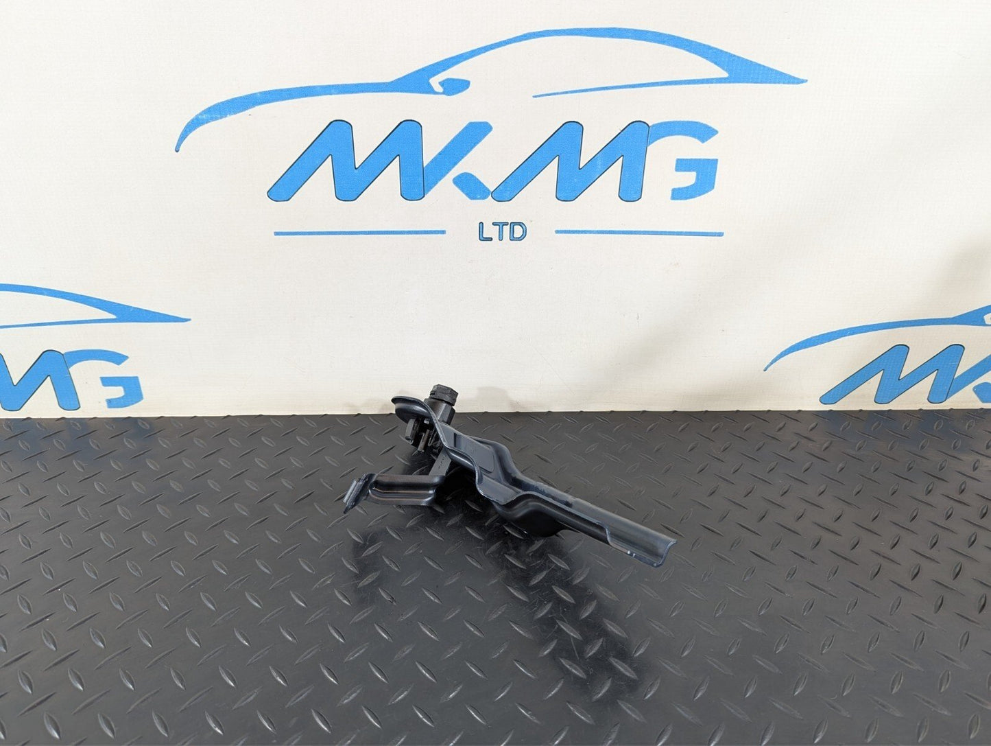 16-22 BMW X1 F48 GENUINE FRONT RIGHT DRIVER SIDE BONNET STRUT BRACKET 7355992