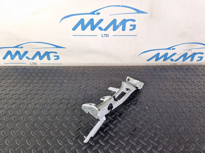 16-19 AUDI A4 B9 S-LINE GENUINE FRONT RIGHT SIDE FENDER BRACKET 8W0821136B