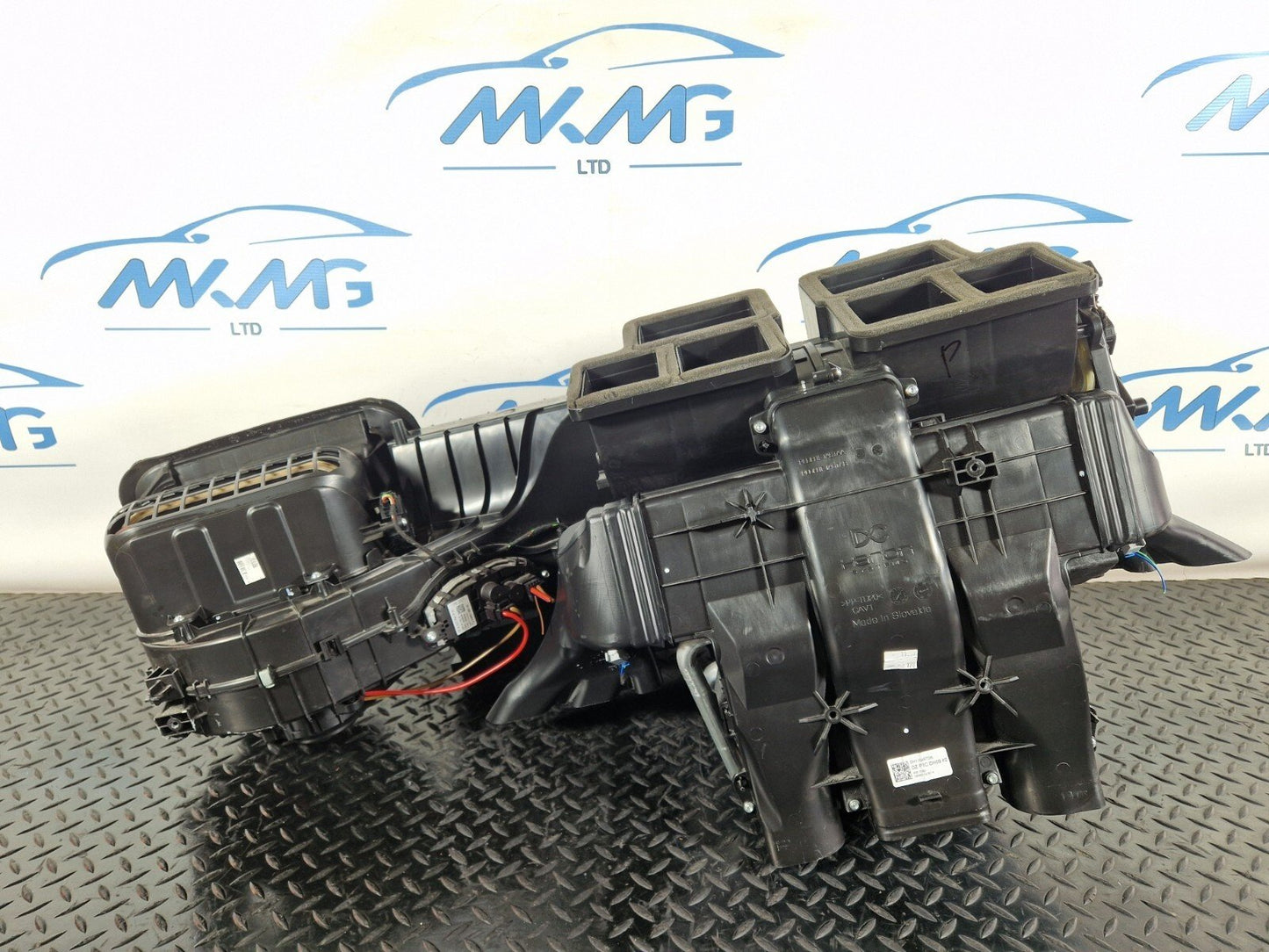 18-ON MERCEDES A CLASS W177 GENUINE OEM HEATER MATRIX HOUSING A2478309202