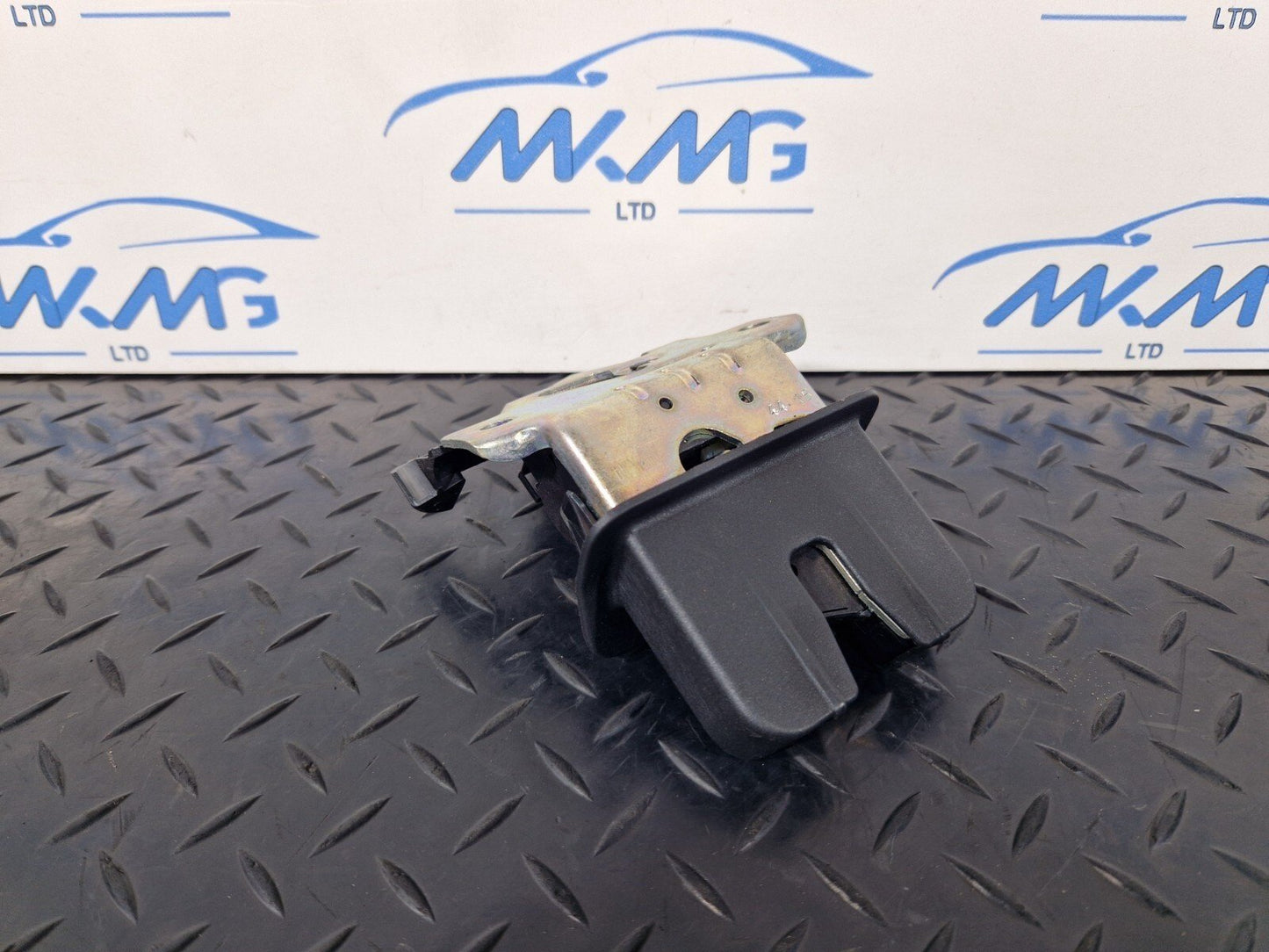 12-18 AUDI A6 C7 GENUINE TAILGATE LOCK MECHANISM OEM 3G0827503A