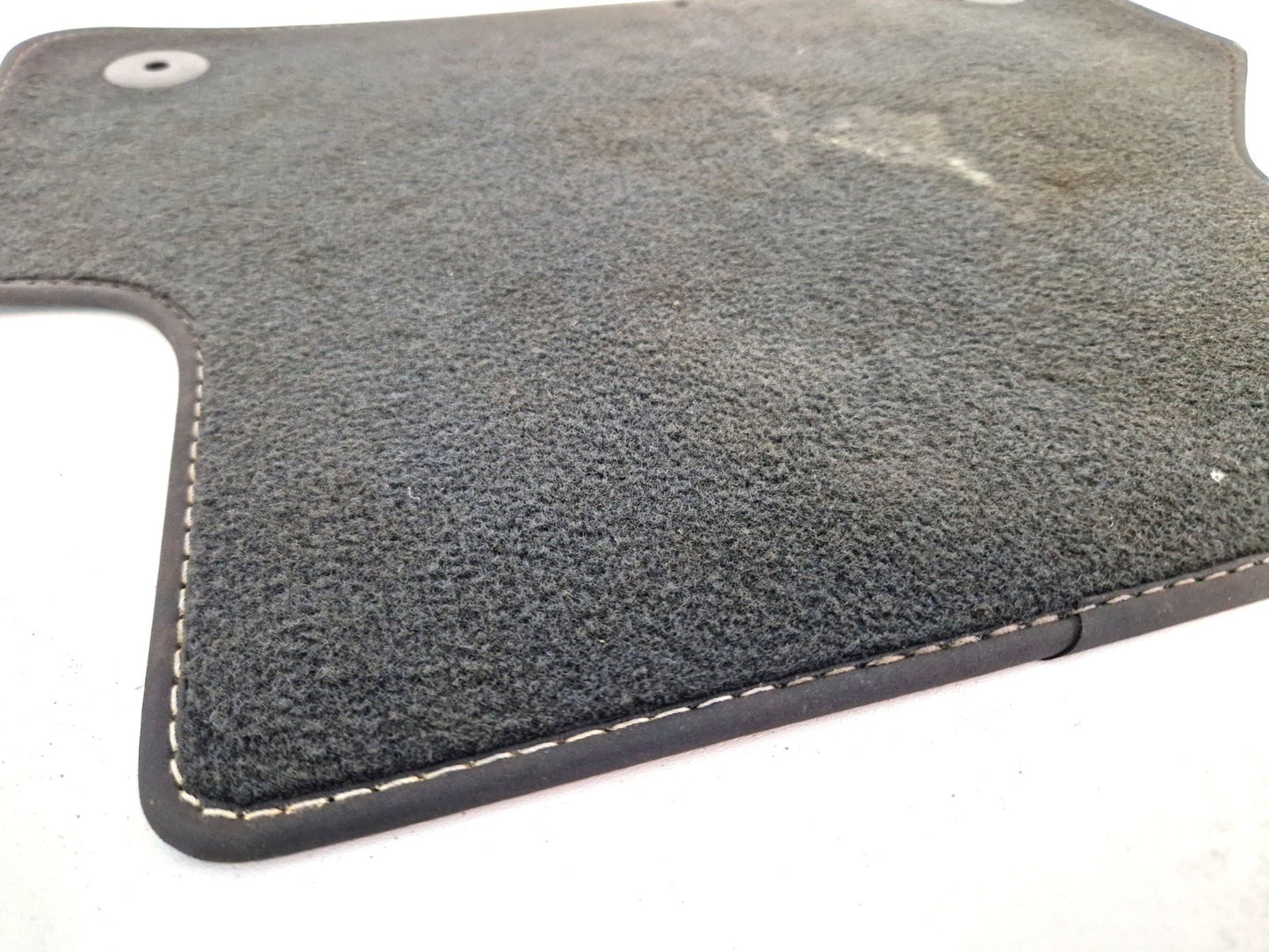 16-19 AUDI A4 B9 FLOOR MATT CARPET