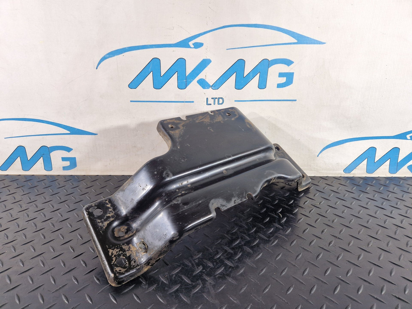 12-18 Land Rover Range Rover Evoque L538 Driveshaft Support Bracket GJ324A266AB