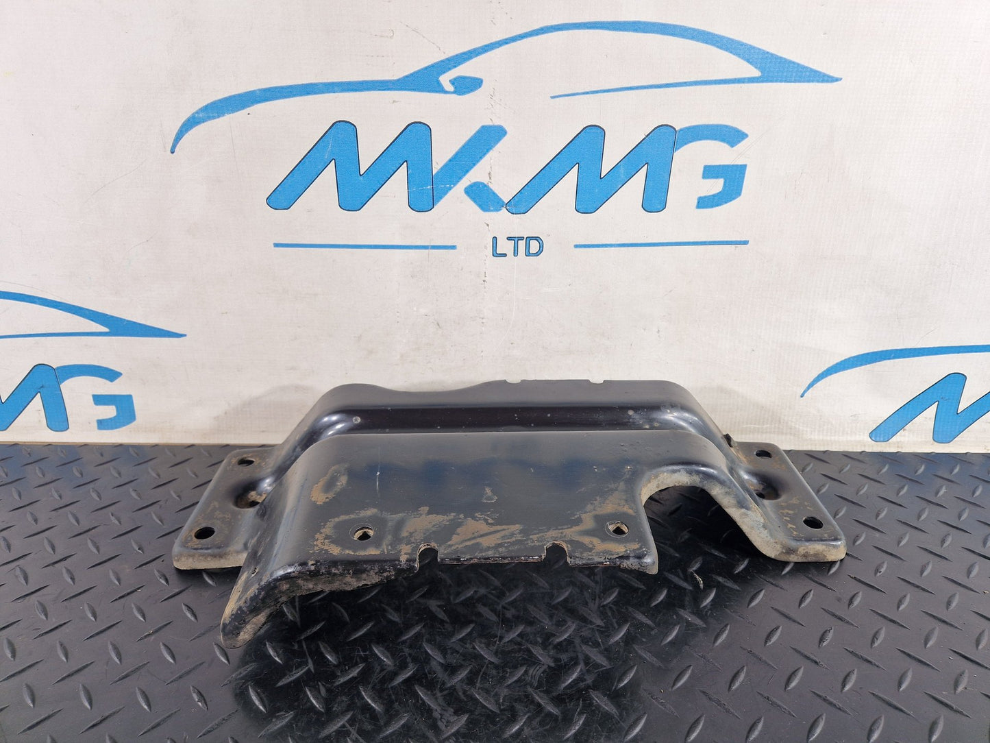 12-18 Land Rover Range Rover Evoque L538 Driveshaft Support Bracket GJ324A266AB