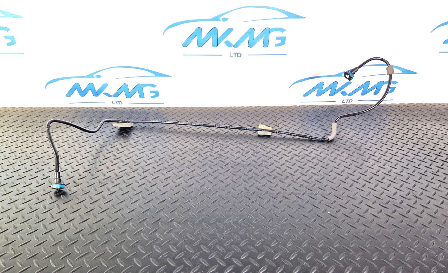 12-18 MERCEDES BENZ W176 GENUINE FUEL HOSE PIPE 100104051