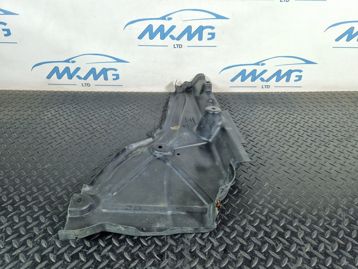 16-19 MERCEDES BENZ GLE W166 OEM REAR RIGHT UNDERTRAY SPLASH GUARD A1666809607