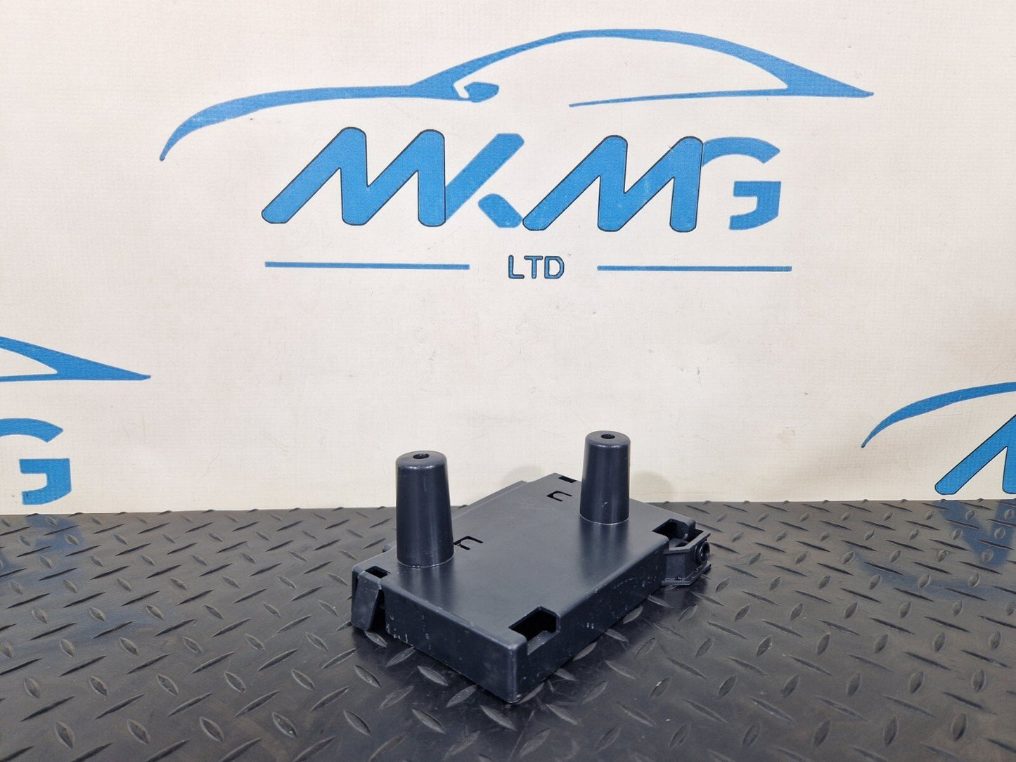 18-ON MERCEDES BENZ SPRINTER W907 INTERIOR CONTROL UNIT BRACKET A9075450500