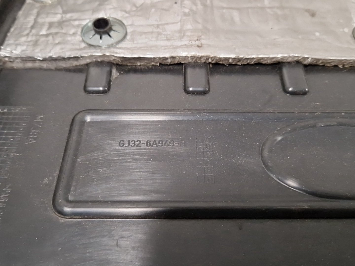 Land Rover Range Rover Evoque L538 SUV Genuine Engine Top Cover Lid GJ32-6A949-B