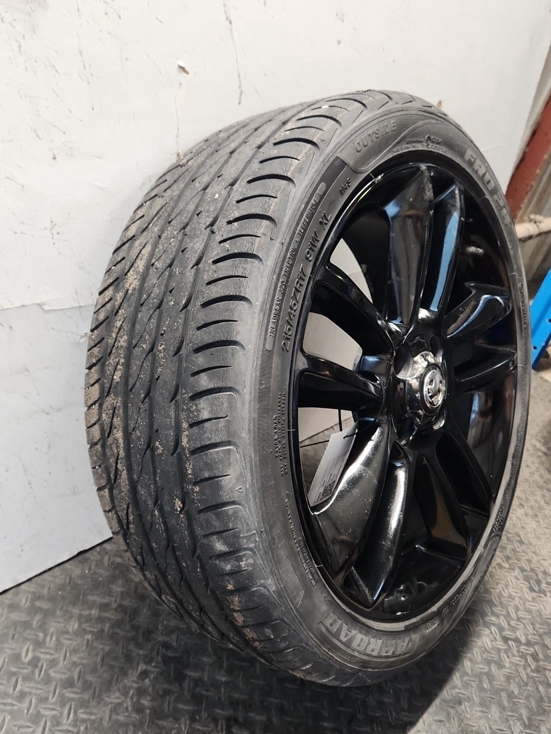 Vauxhall Corsa MK3 (D) (4400) 17" Alloy Wheel with Tyre 215/45/17 ~4mm 9272760