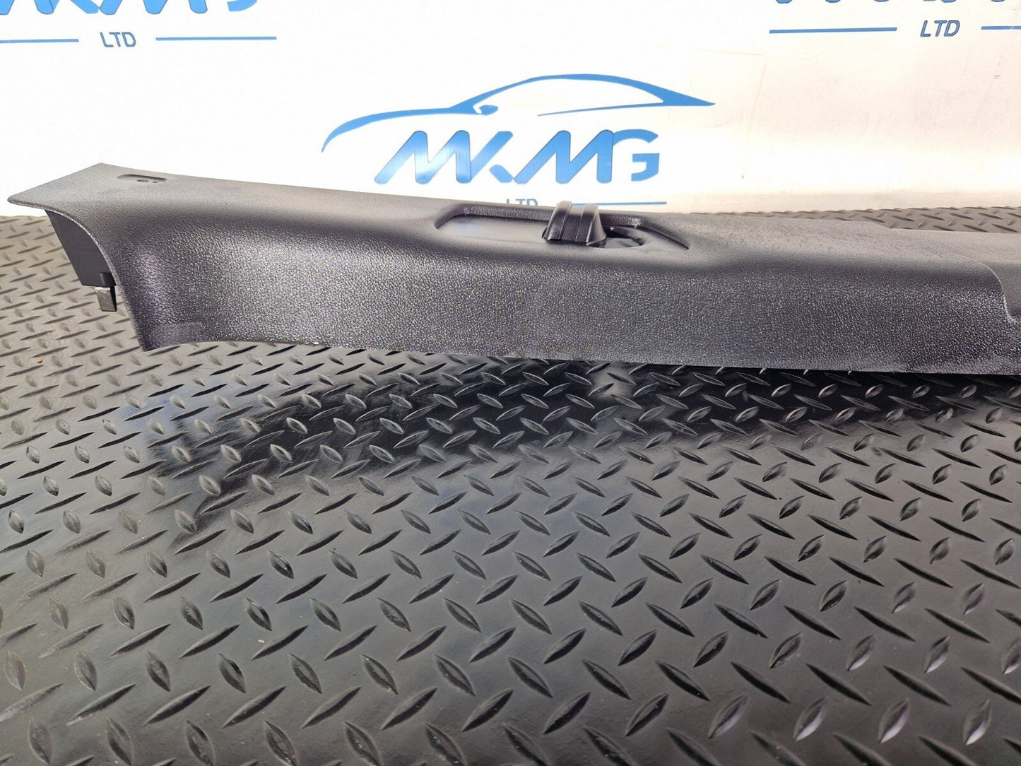 Mercedes-Benz Sprinter W907 Right B Pillar Trim A9076905200 A9106901900