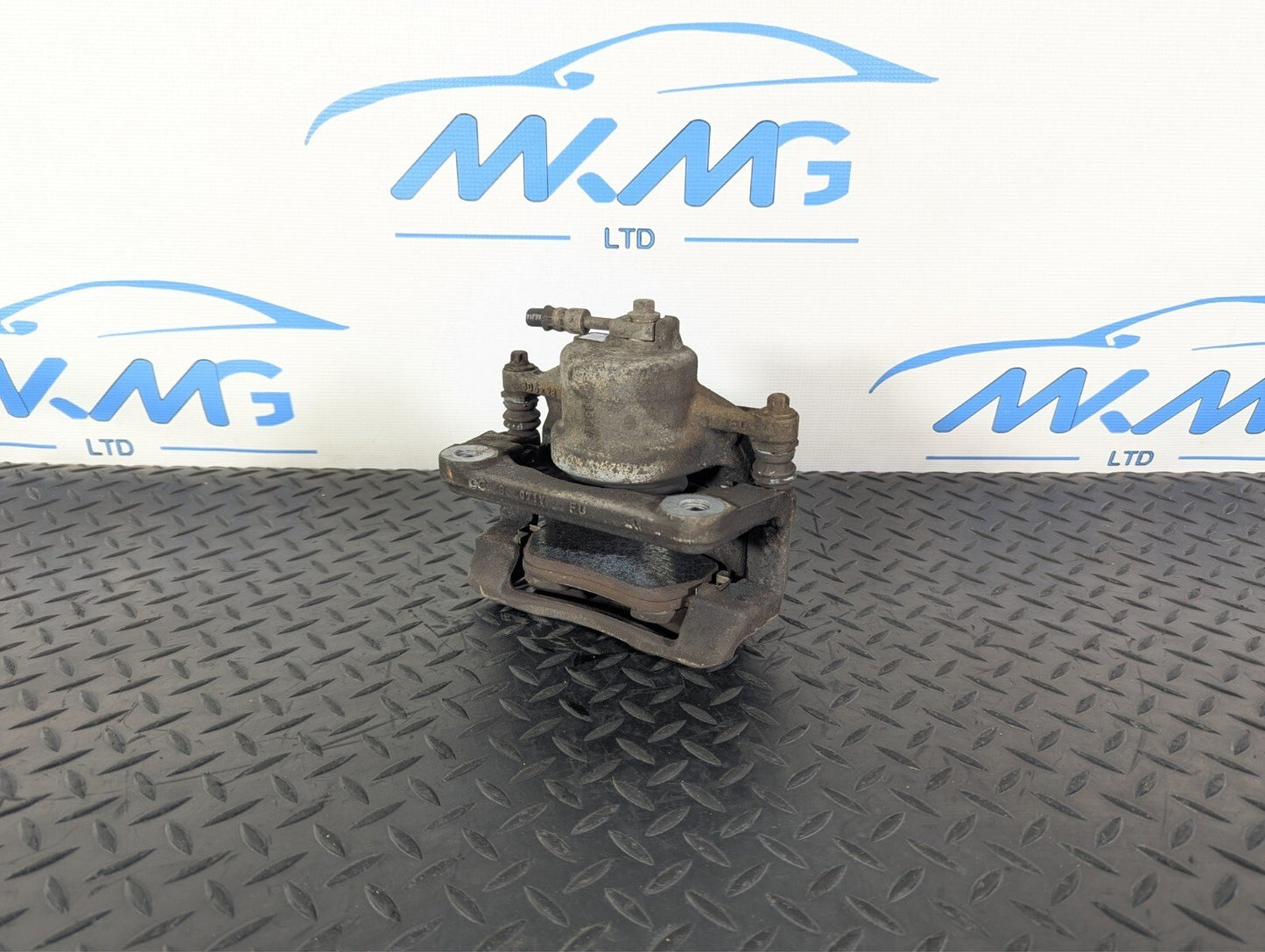 18-ON MERCEDES BENZ A CLASS W177 GENUINE OEM FRONT LEFT N/S BRAKE CALIPER