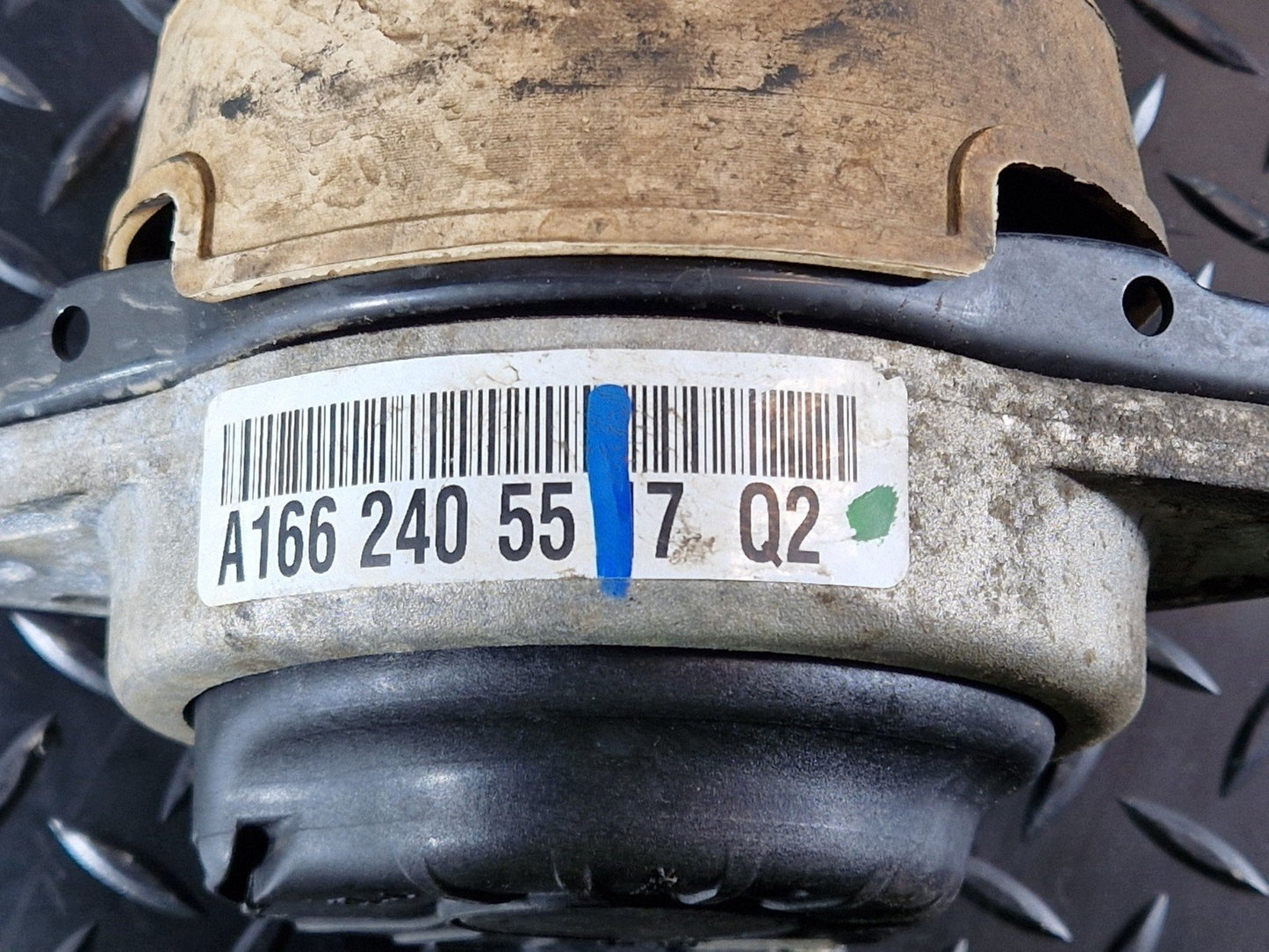 11-19 MERCEDES BENZ ML W166 GENUINE ENGINE MOUNT FRONT DRIVER SIDE A1662405517
