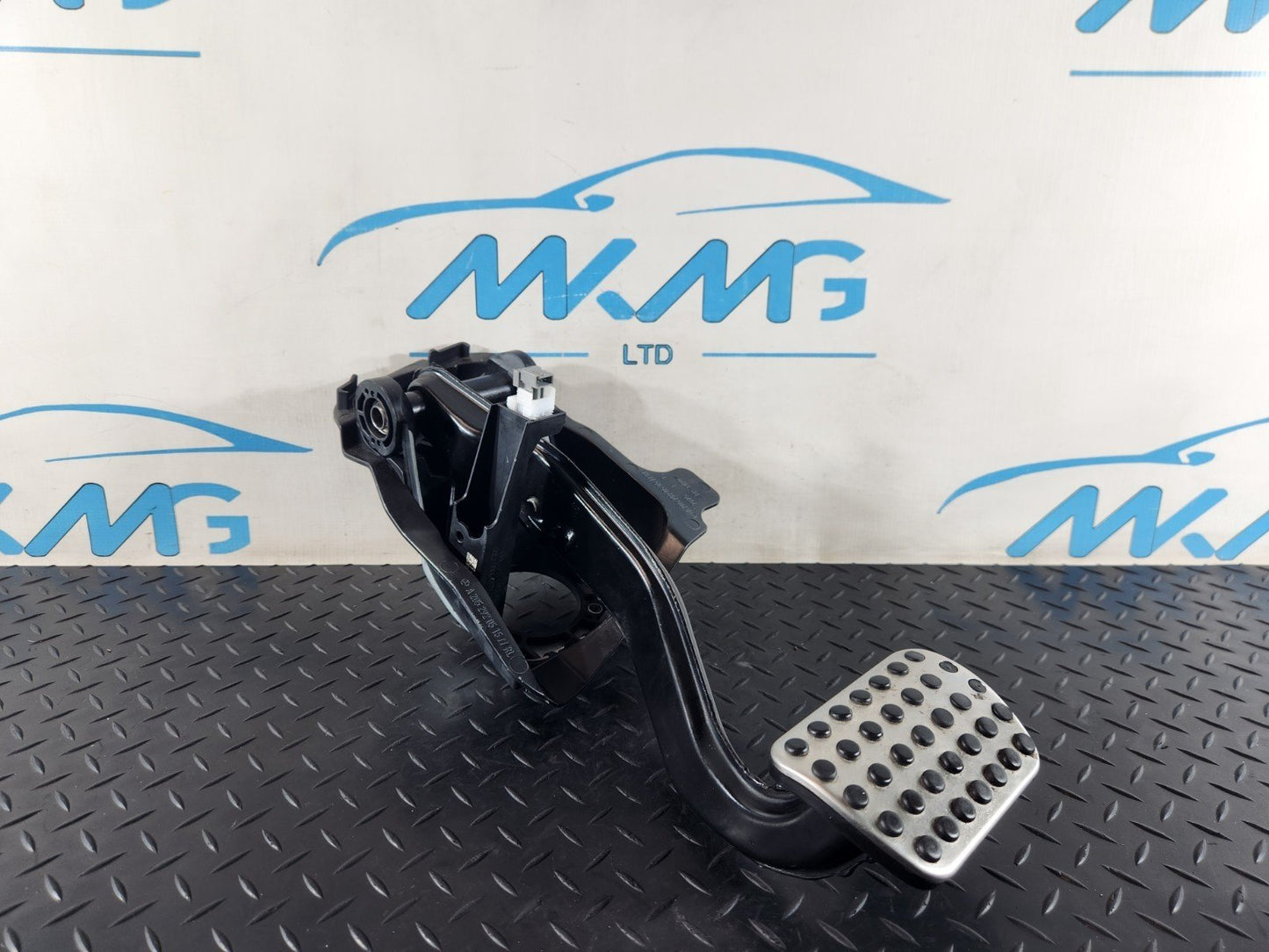 16-22 MERCEDES BENZ X253 GENUINE BRAKE PEDAL A1702900182 A2052900000
