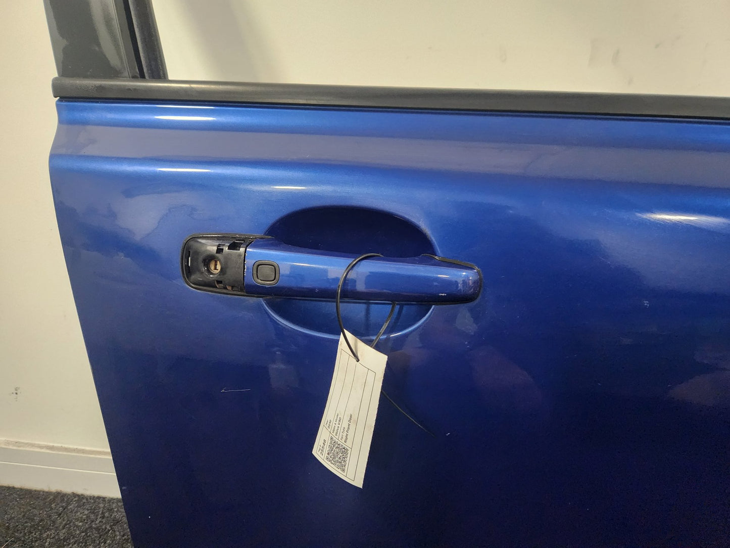 Volvo V50 MK2 FL (MW) Estate Front Right Complete Door in Brilliant Blue Pearl