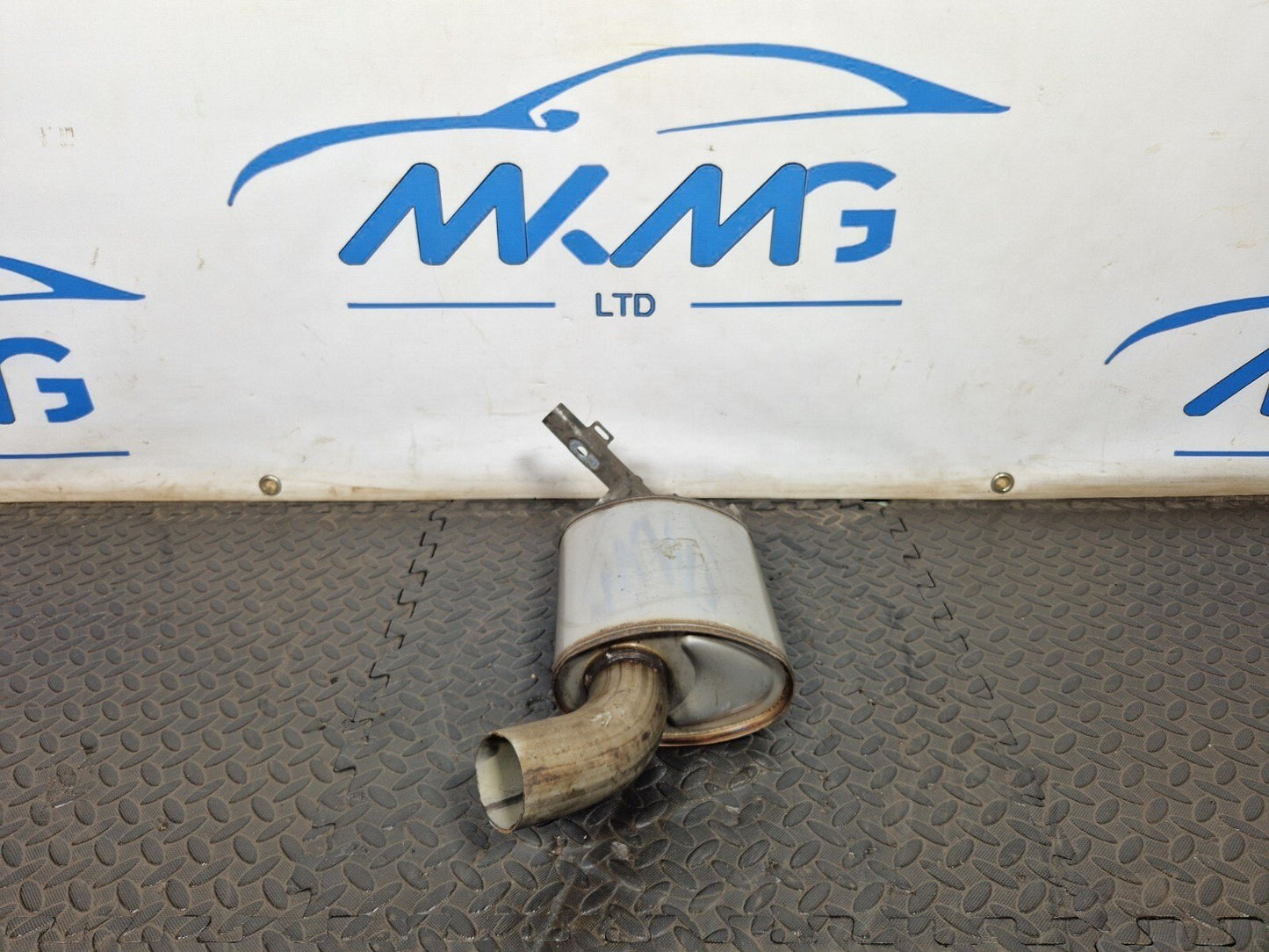 MERCEDES BENZ C CLASS W205 C220 REAR EXHAUST BOX SILENCER A2054911701