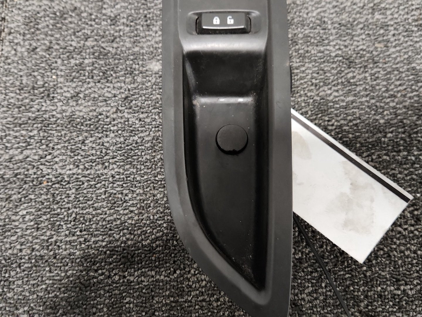 Vauxhall Mokka MK1 (G1U0) SUV Front Right Side Window Switch 95025521-600R