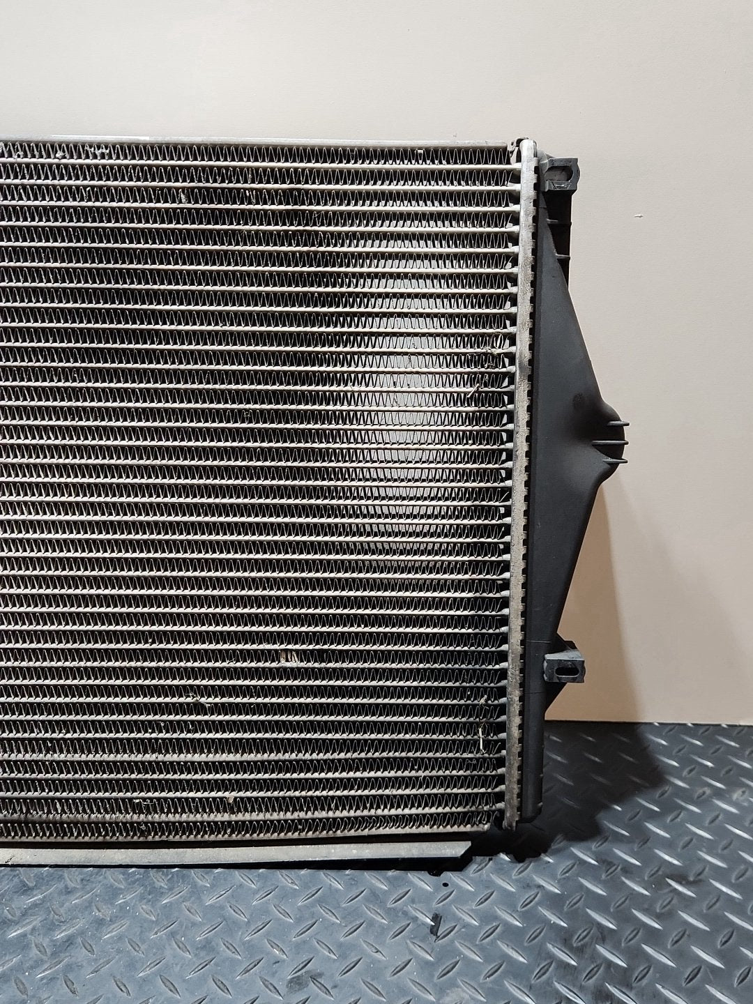 Volvo S60 MK1 Saloon 2.4 Diesel Genuine Intercooler Radiator 8671694