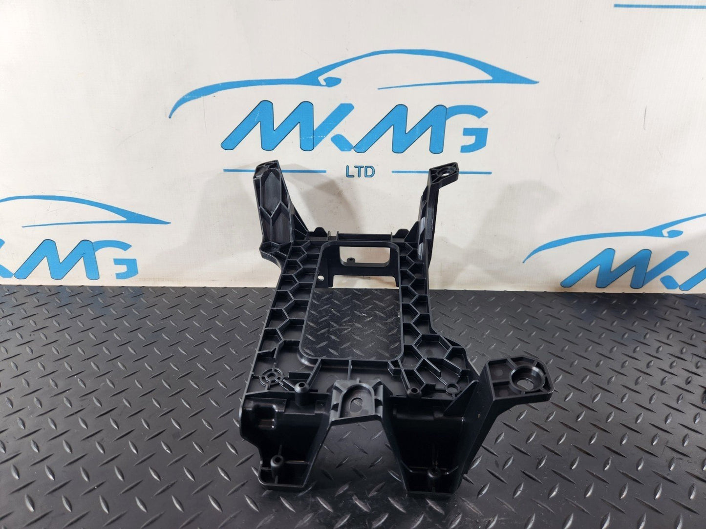 16-20 AUDI Q7 4M GENUINE REAR BOOT AMPLIFIER SUPPORT HOLD BRACKET 4M0907348