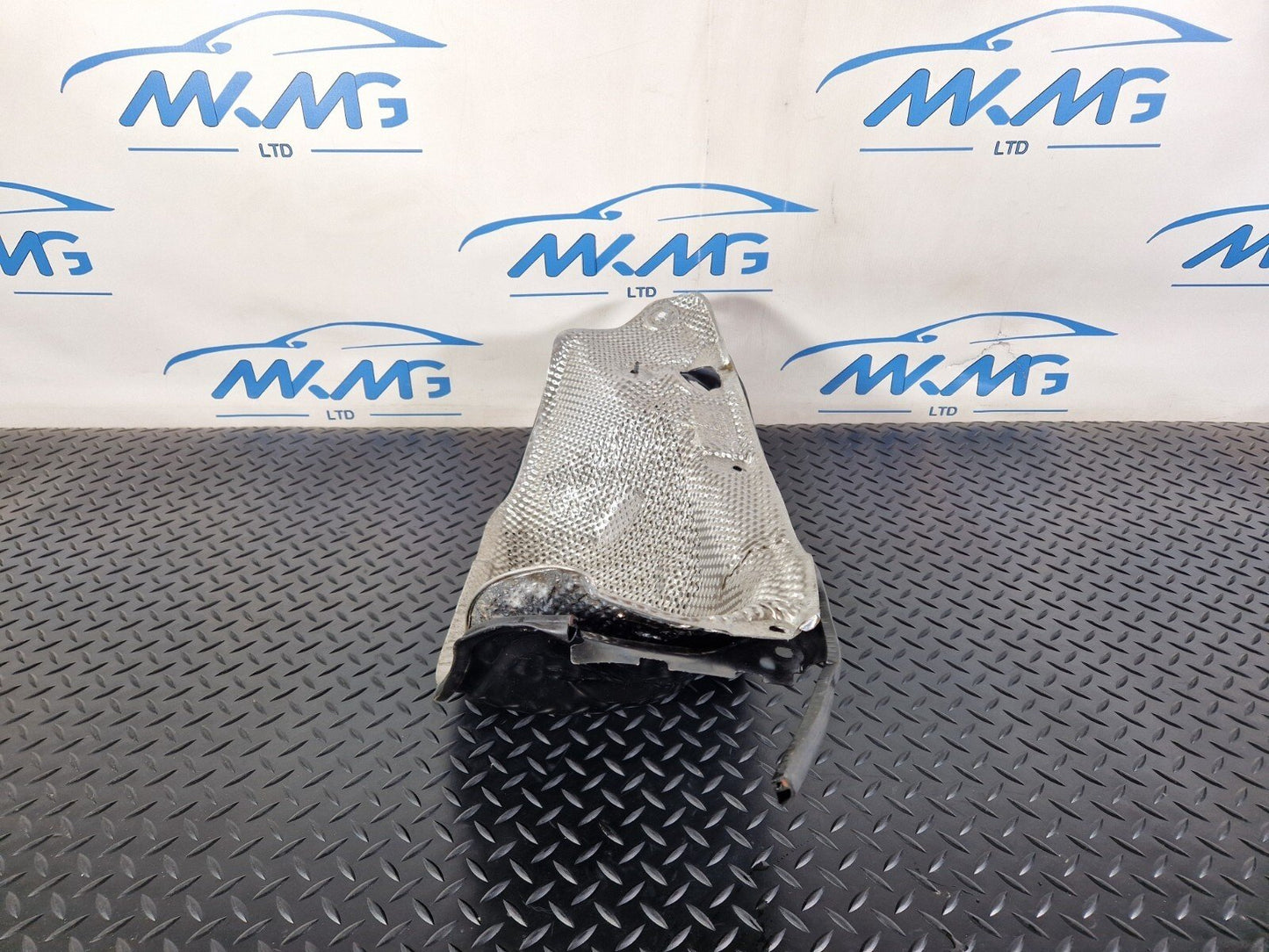 10-18 AUDI A7 4G S-LINE EXHAUST SILENCER HEAT SHIELD 4G0804165D 4G0819532B