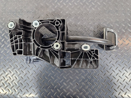 19-ON MERCEDES BENZ CLA C118 GENUINE BRAKE PEDAL ASSEMBLY A2472903800