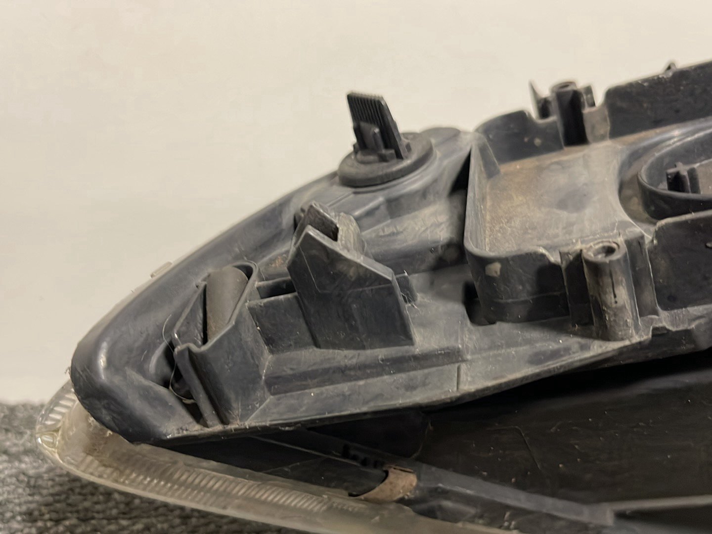 Volvo C30 MK1 FL (MK) (533) Coupe Genuine Front Right O/S Driver Headlight