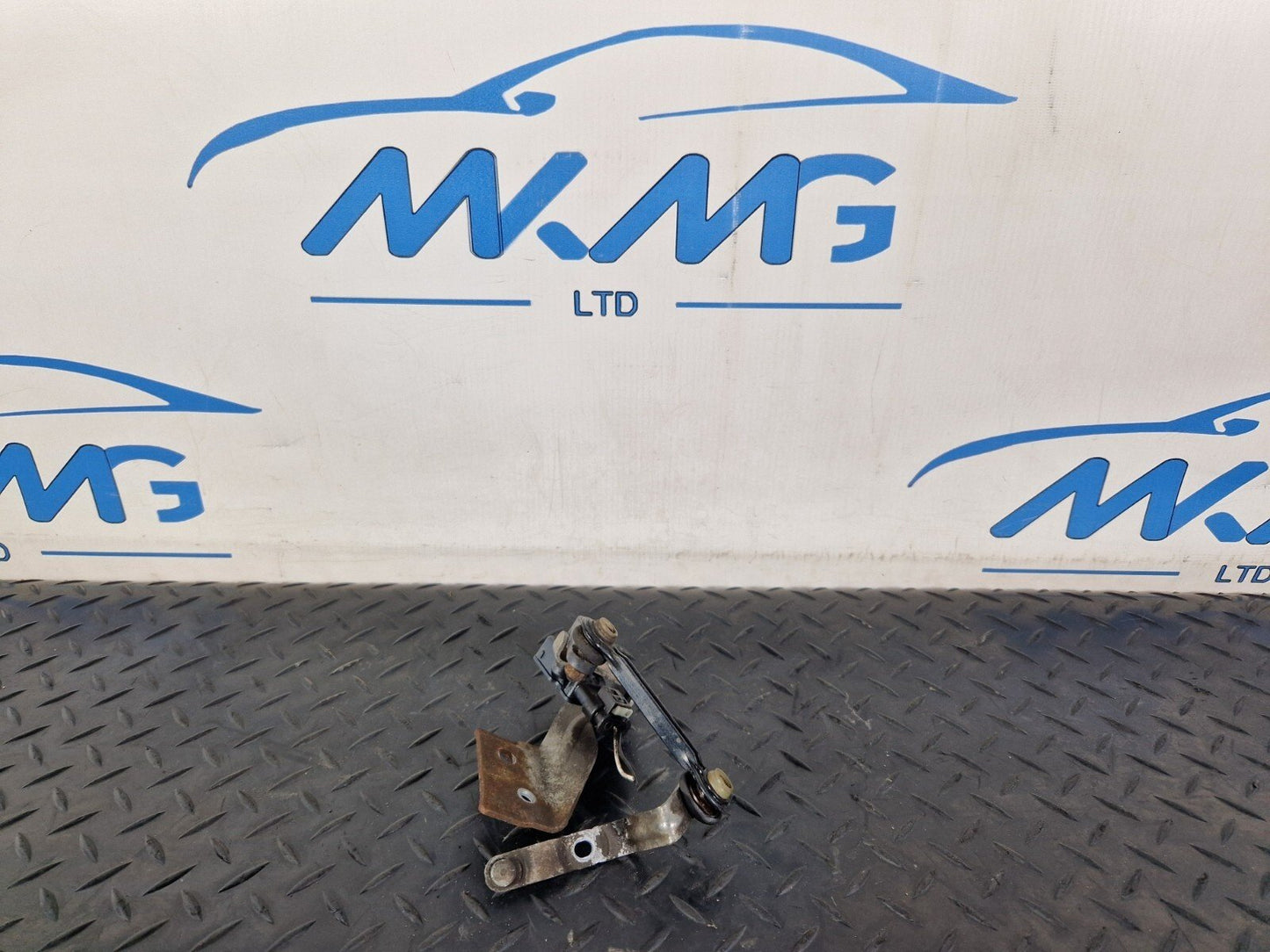 19-ON MERCEDES BENZ B CLASS W247 SENSOR REAR RIGHT LEVEL SENSOR A2473205800