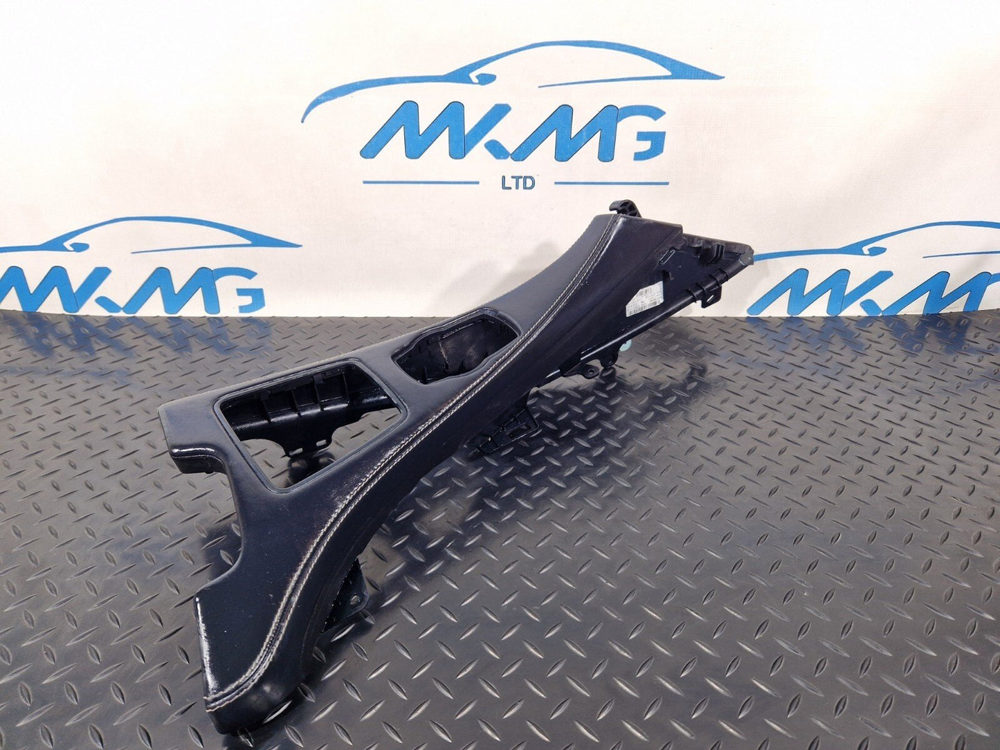 11-18 BMW 6 SERIES F06 GENUINE CENTRE CONSOLE LEATHER TRIM IN BLACK 9197340