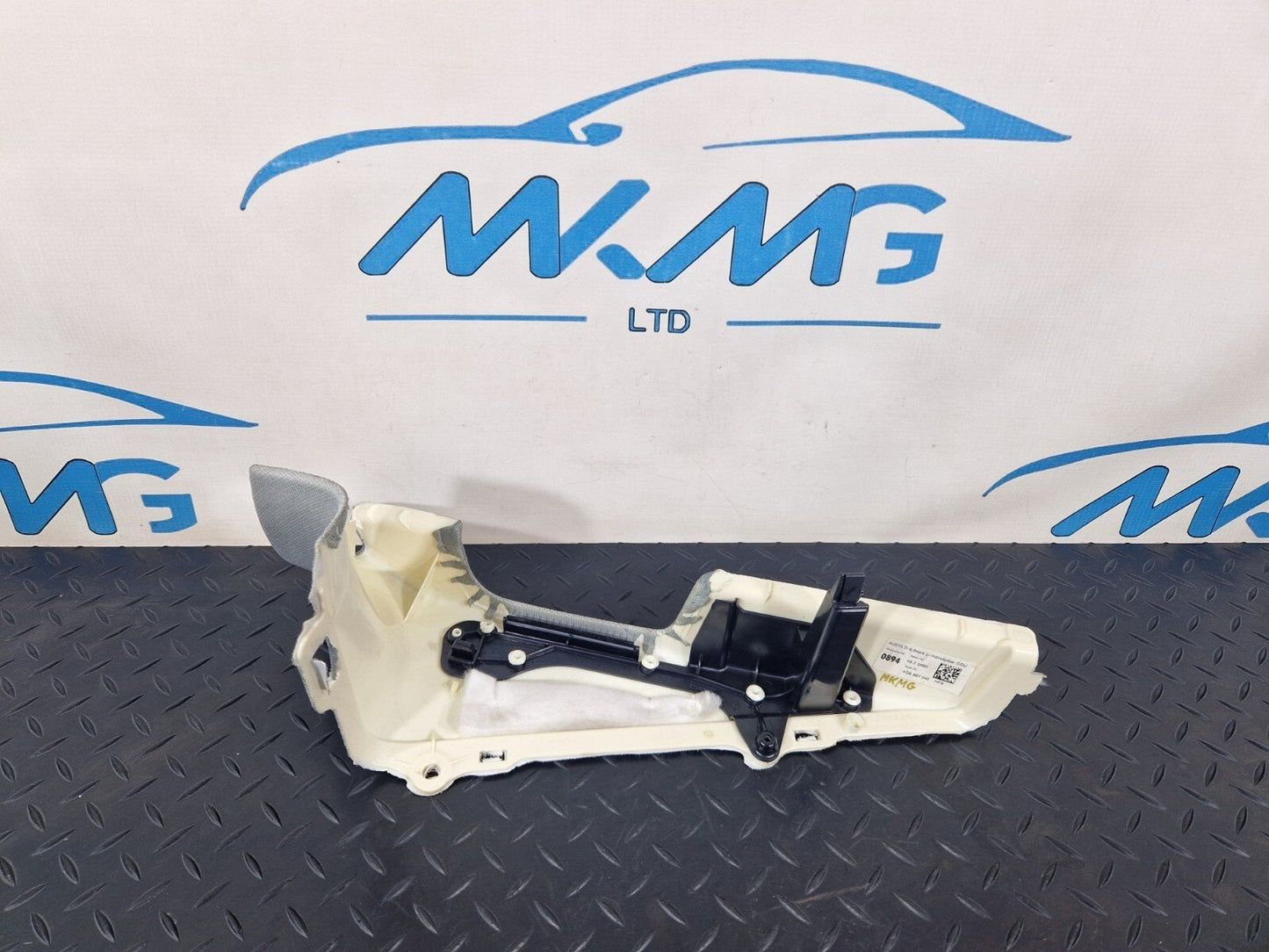 15-18 AUDI A7 4G GENUINE REAR LEFT D PILLAR TRIM 4G8867245