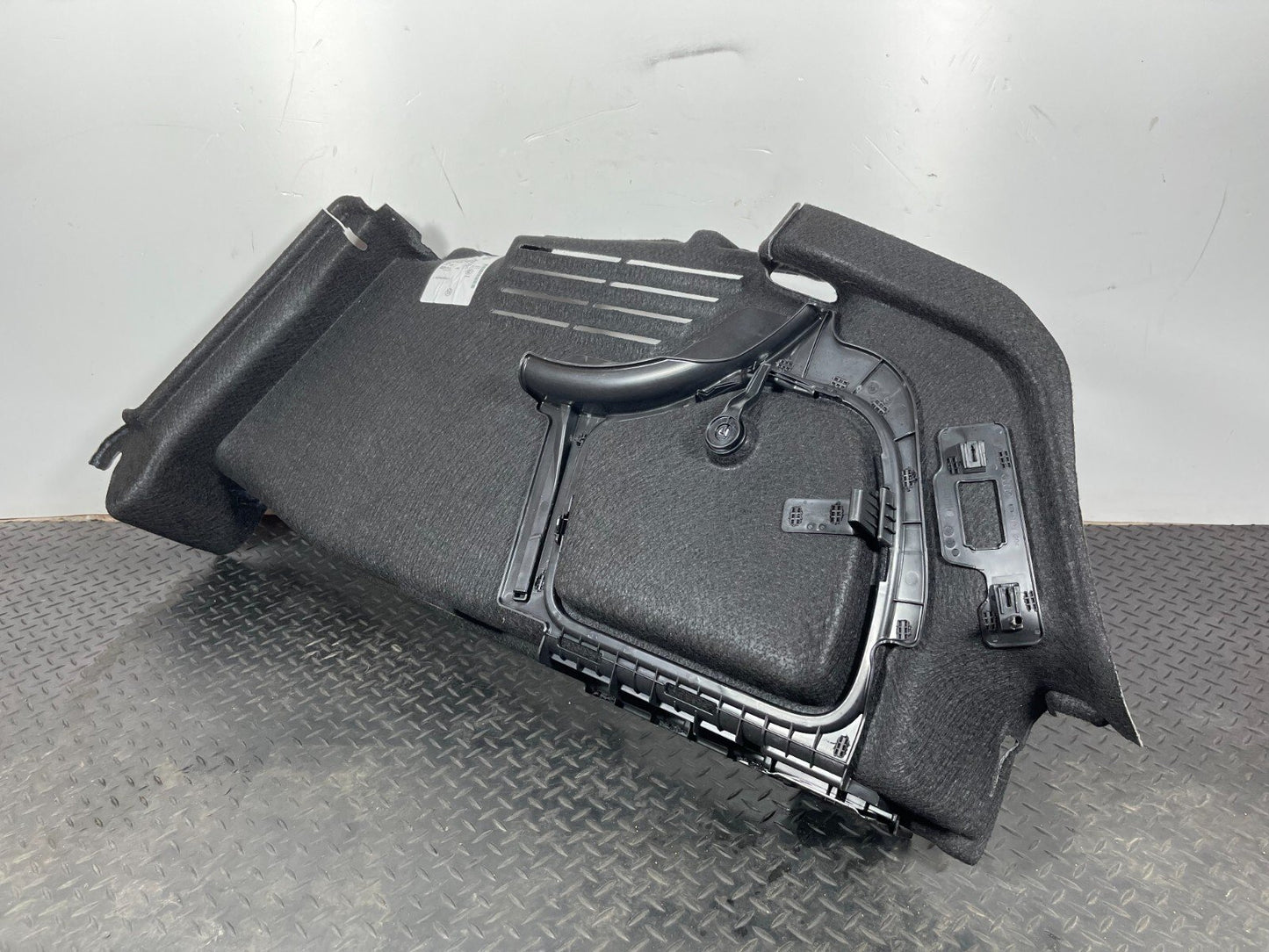16-19 AUDI A4 B9 SALOON GENUINE PASSENGER SIDE BOOT TRIM COVER 8W5863879C