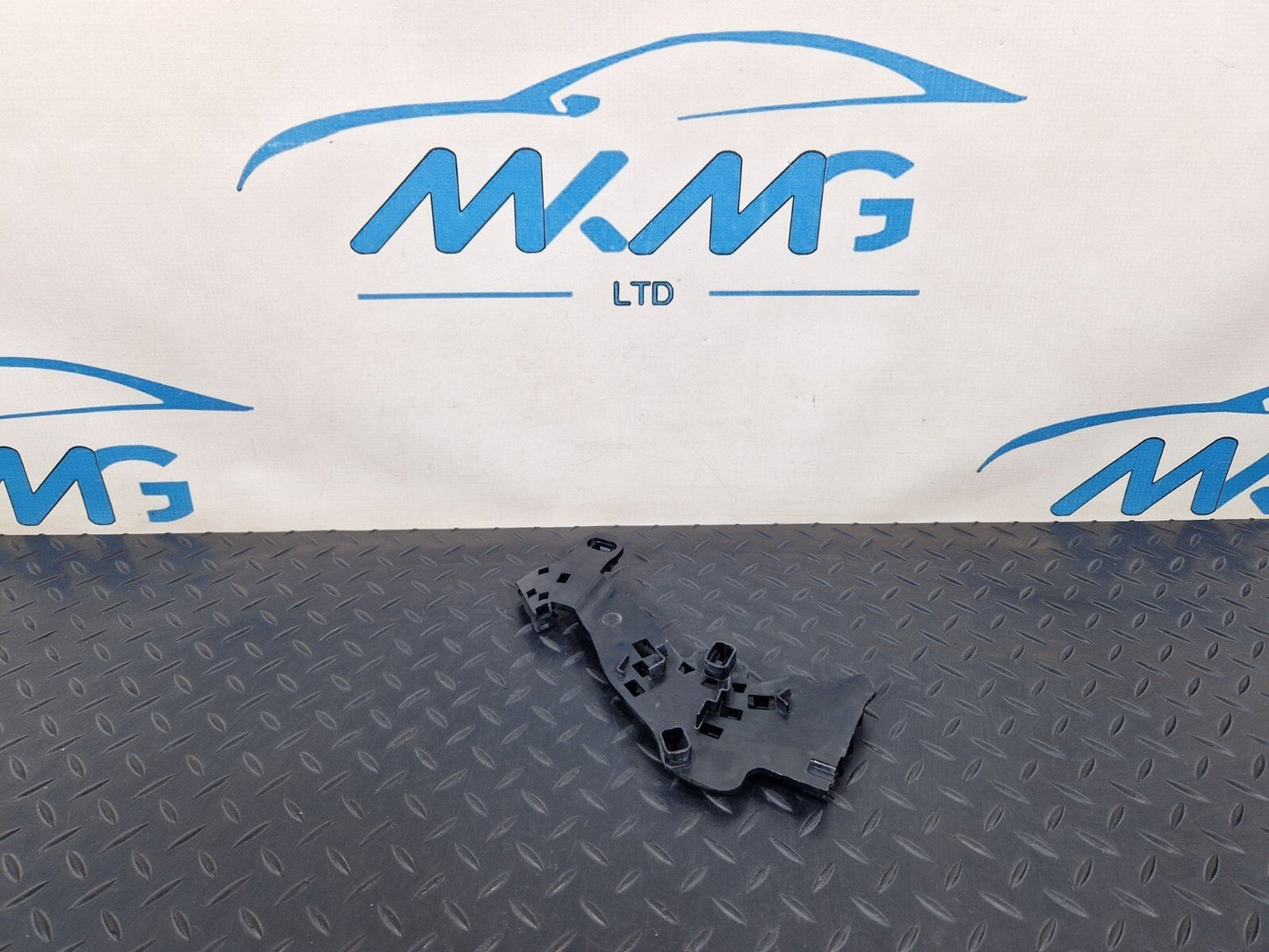 14-21 MERCEDES BENZ C200 W205 REAR RIGHT BRAKE CALIPER CABLES HOLDER A2055460446