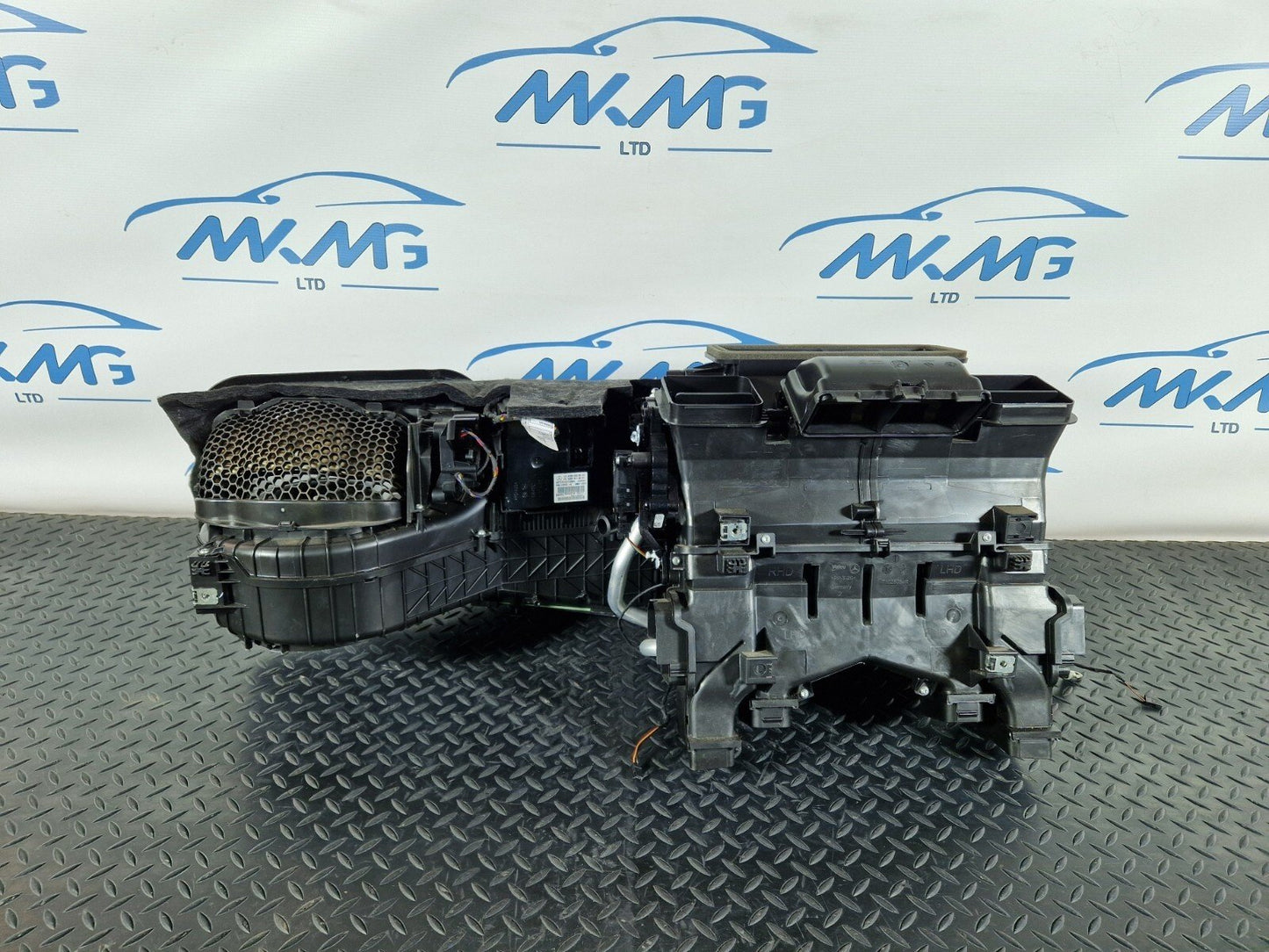 14-21 MERCEDES BENZ C220d W205 INTERIOR HEATER MATRIX CORE & A/C CONTROL MODULE