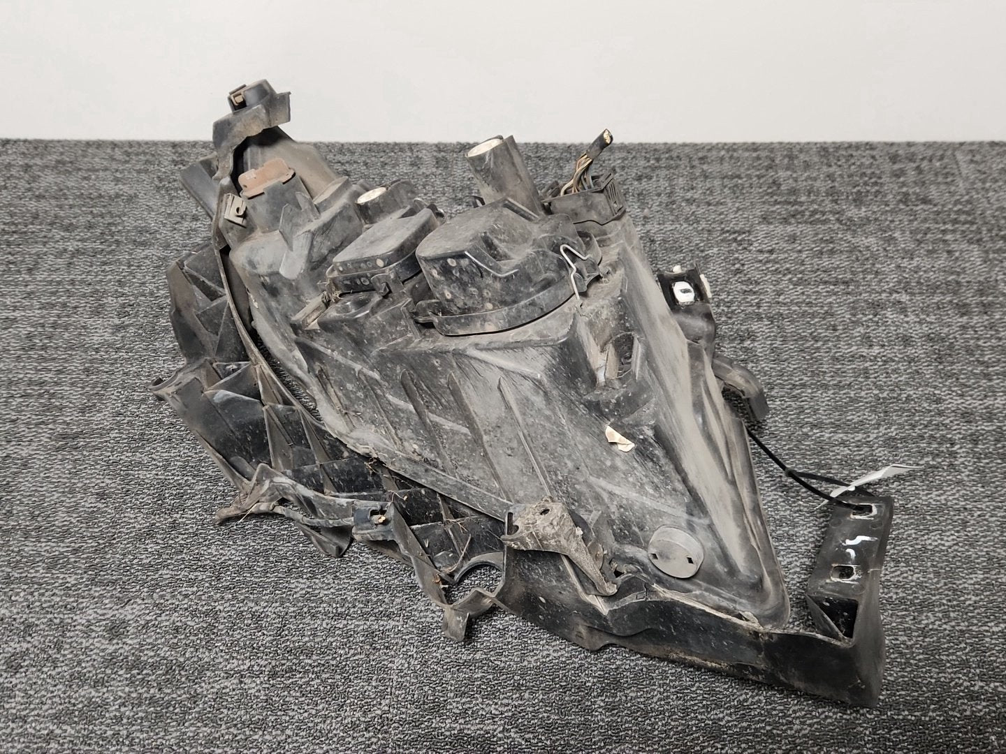 BMW 320d E90 Saloon Genuine Front Left Passenger Headlight 89311650 6942723-07