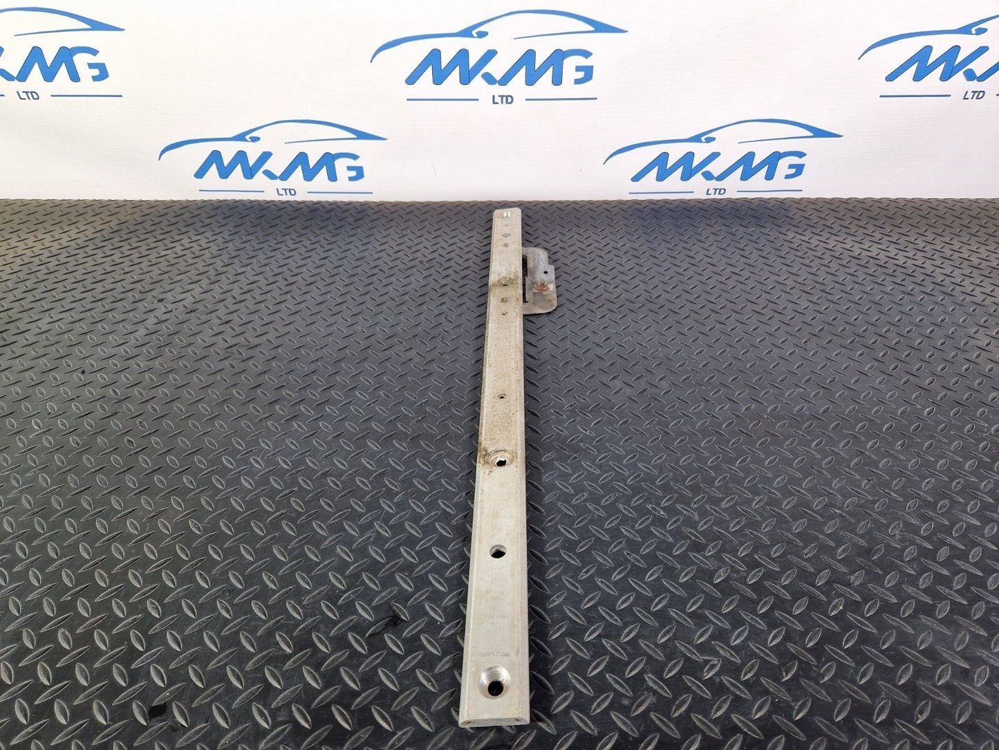 14-21 MERCEDES BENZ C200d W205 GENUINE OEM REAR TUNNEL BEAM BAR A2056190725