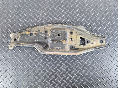 18-ON MERCEDES SPRINTER W907 FRONT BRACKET LEFT LOWER MOUNT PLATE A9076220700