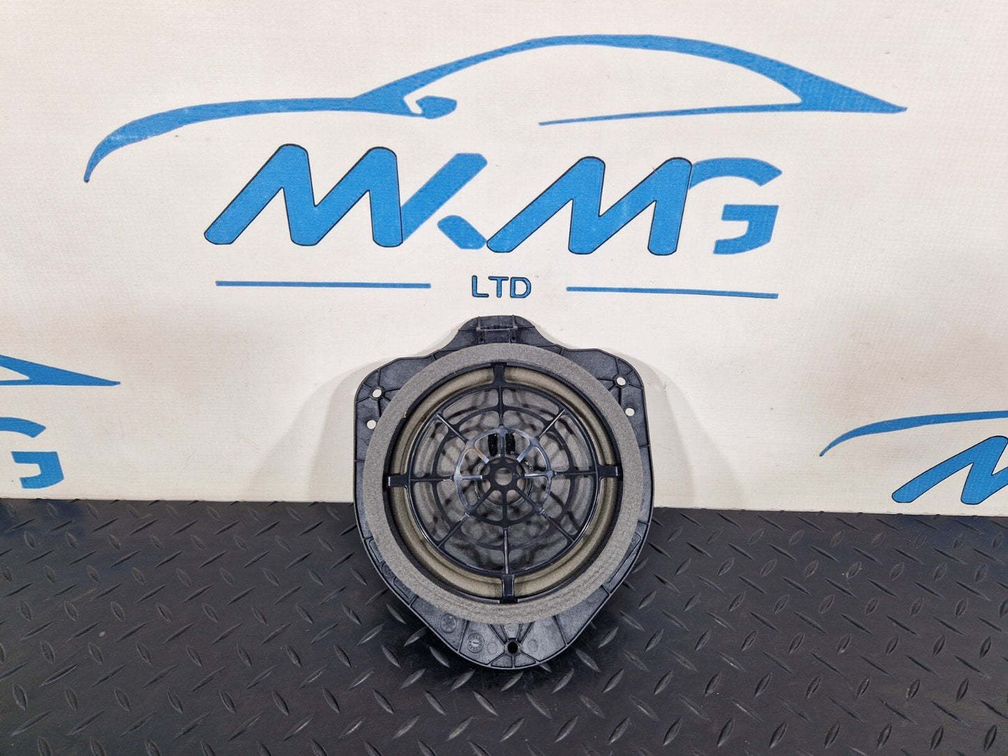 AUDI A5 F5 GENUINE PASSENGER SIDE REAR DOOR SPEAKER 8W7035411