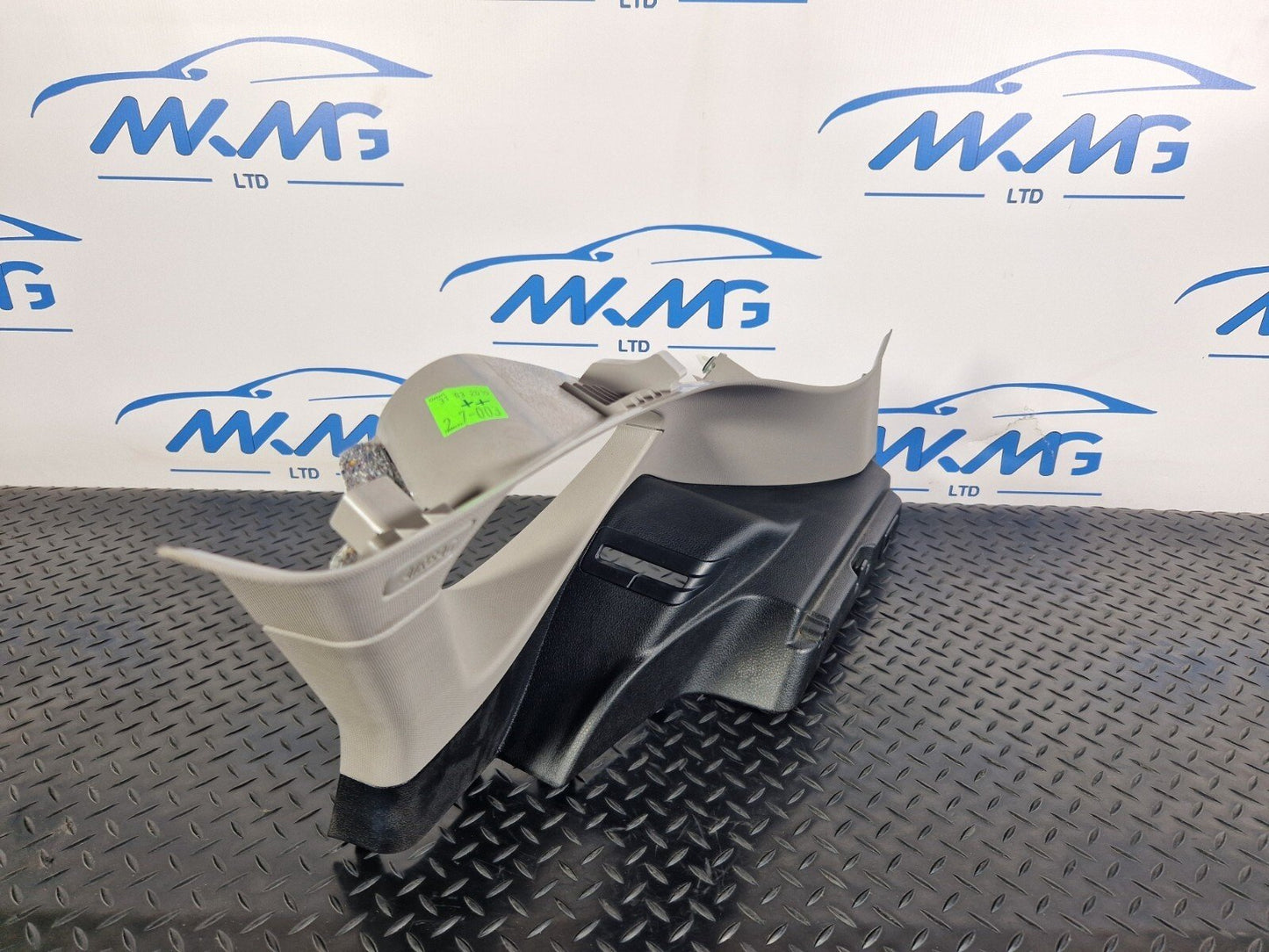 14-21 BMW 2 SERIES F45 DRIVER O/S INNER TRIM WITH SEAT ADJUSTMENT SWITCH 7365575